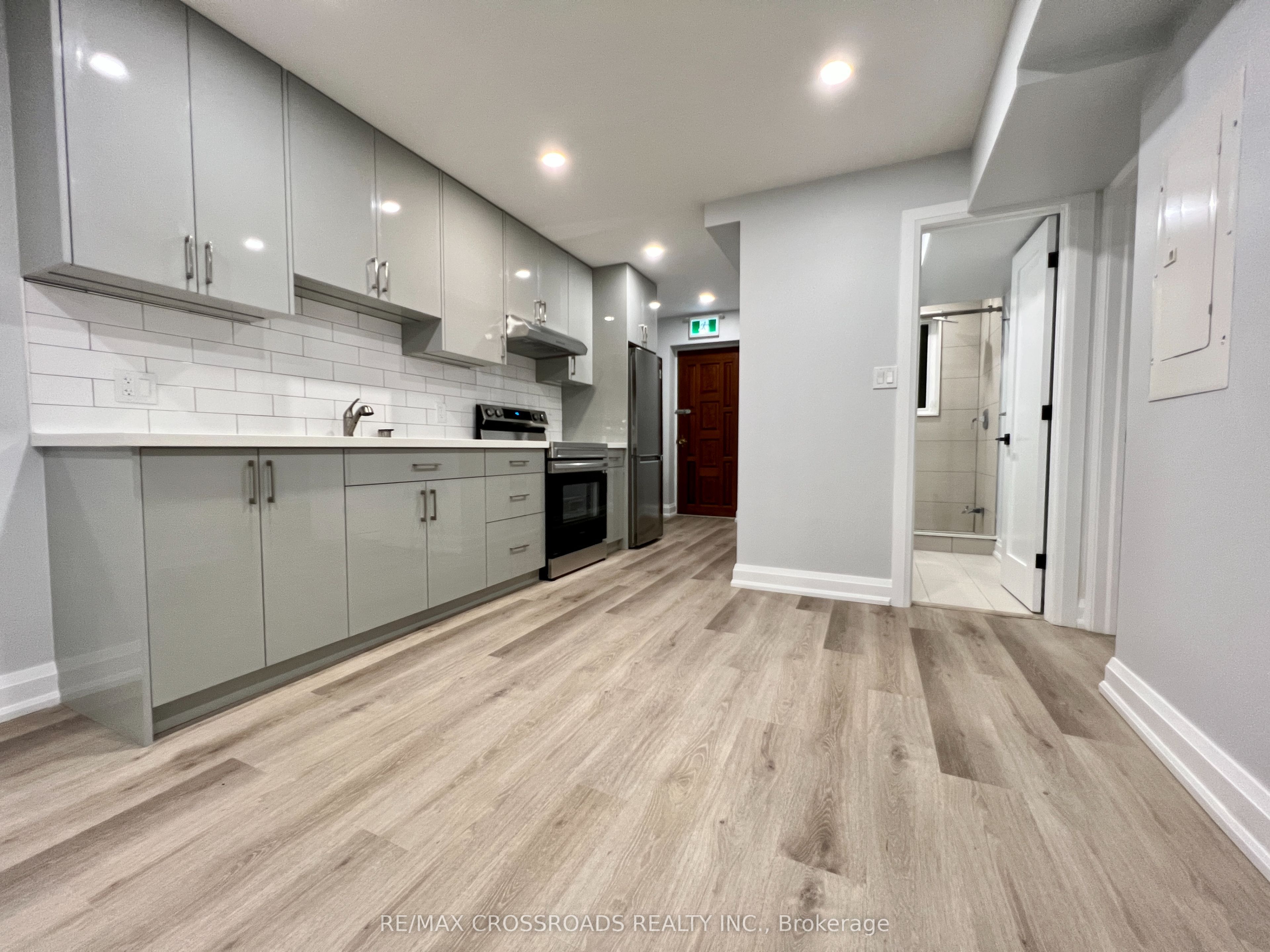 Unit 1 - 25 GLENSIDE Avenue, Toronto 5