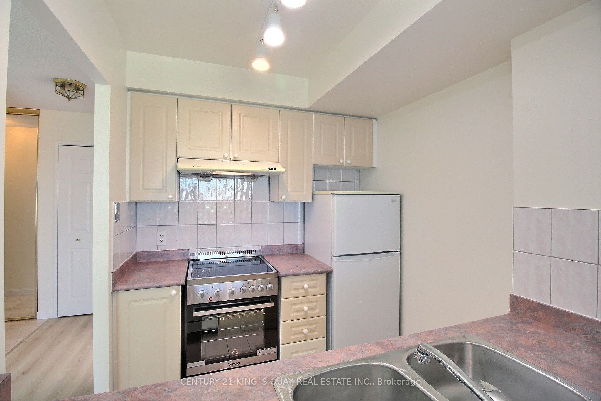 Unit 1701 - 8 Lee Centre Drive, Scarborough 5