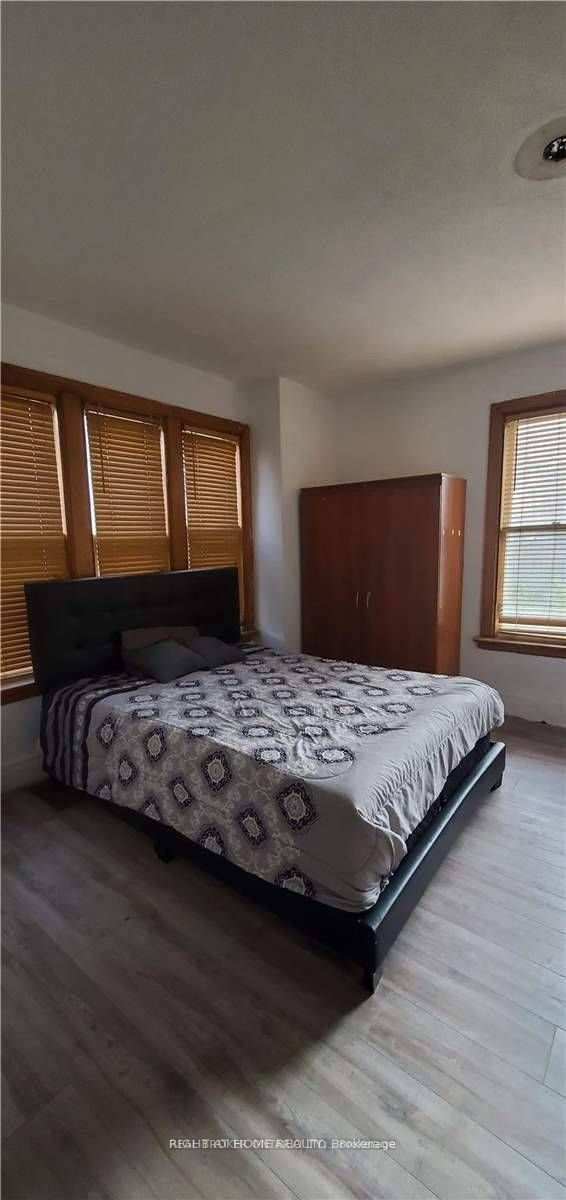 Unit Main - 210 Mary Street N, Oshawa 5