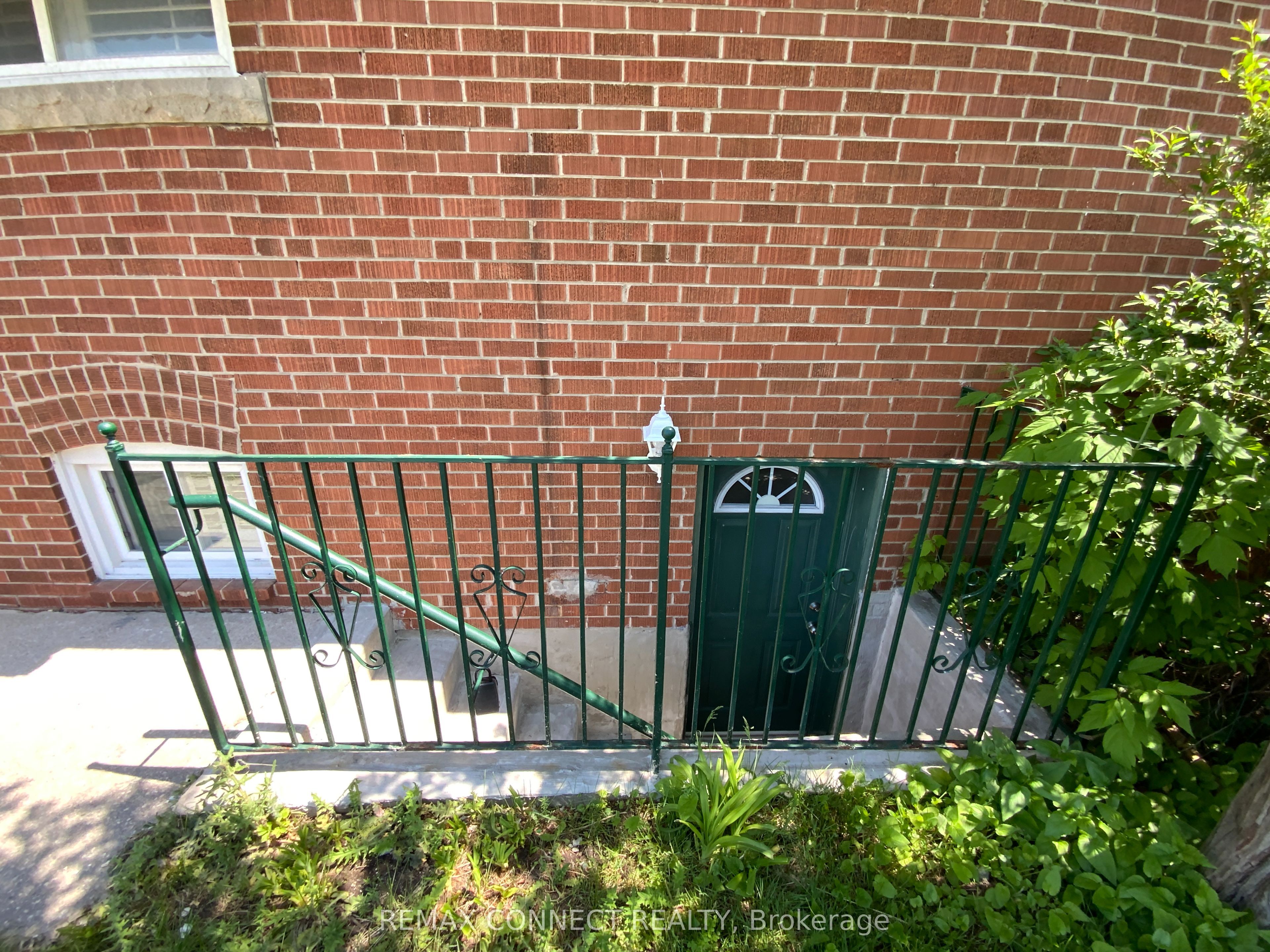 Unit Bsmt-Bdrm A - 2 Kellyvale Road, Scarborough 4