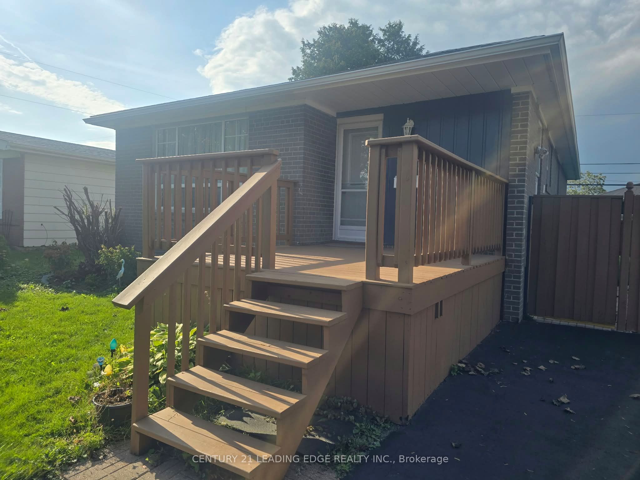 855 Zator Avenue, Pickering 4