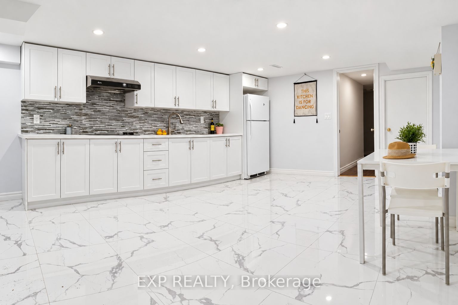 Unit Bsmt - 236 Munro Street, Toronto 4