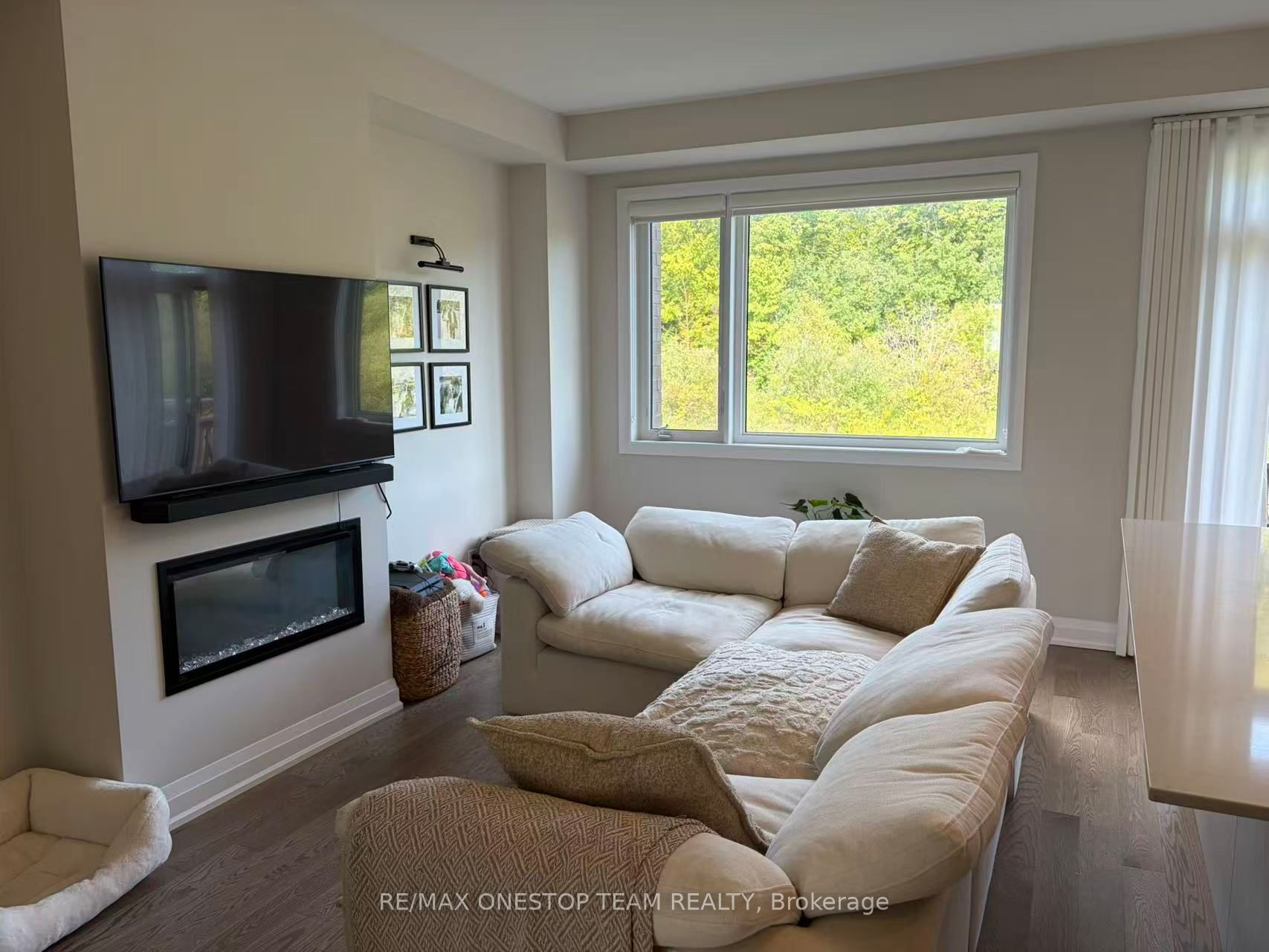 2833 Albatross Way, Pickering 2