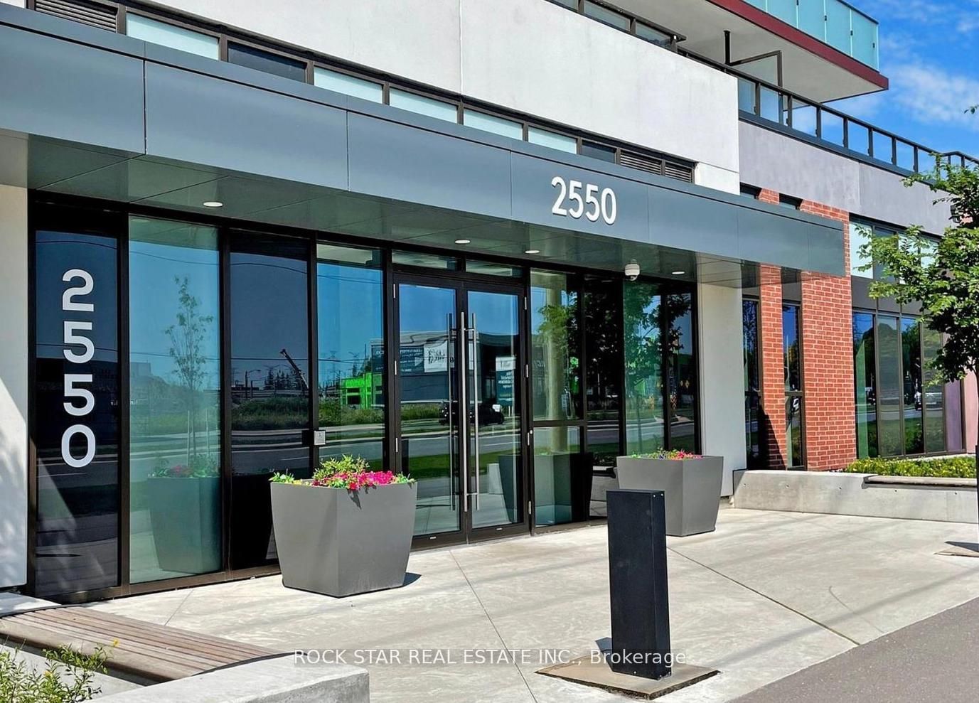 Unit 1817 - 2550 Simcoe Street N, Oshawa 2