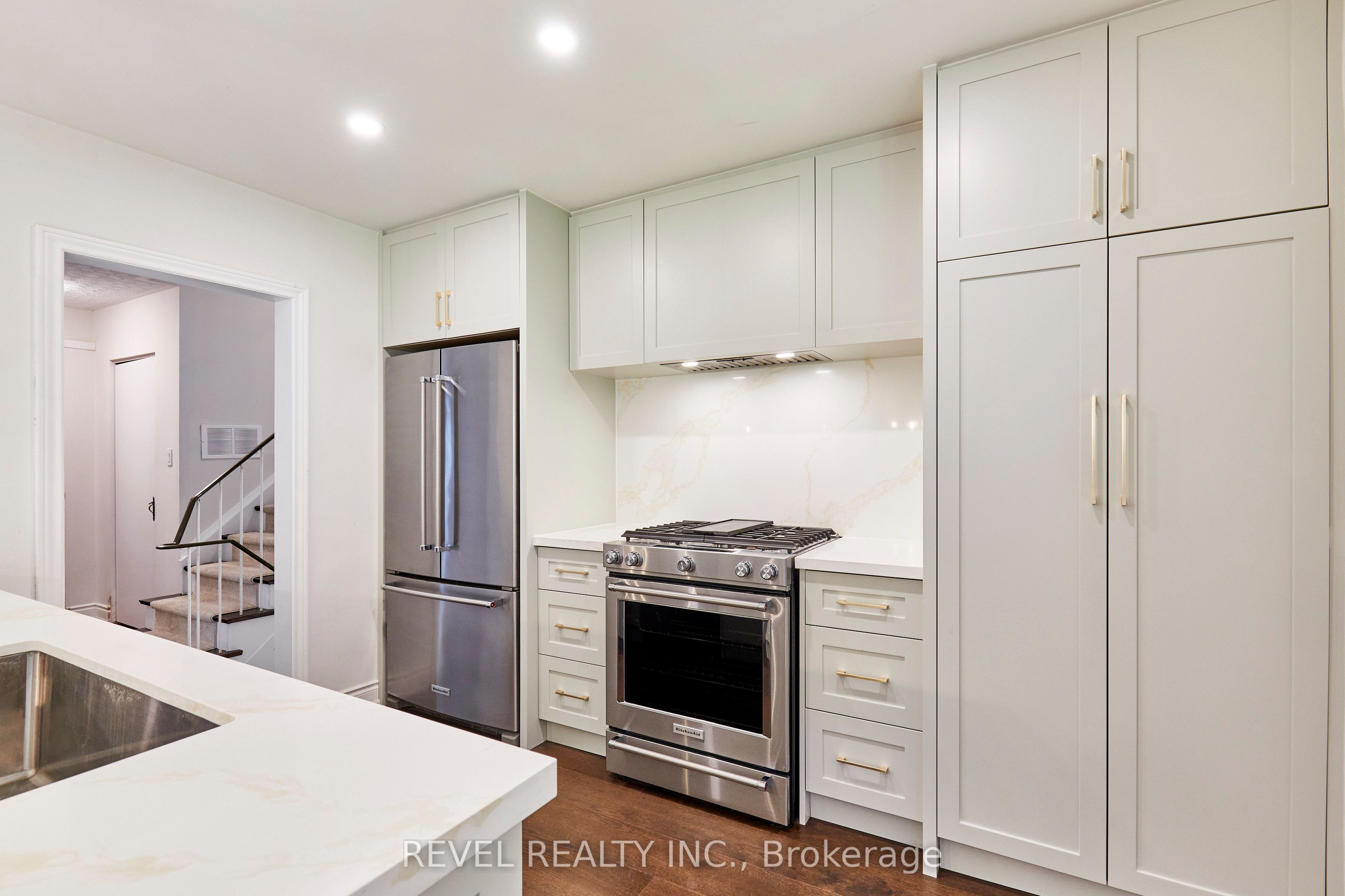 1260 Ilona Park Road, Pickering 5