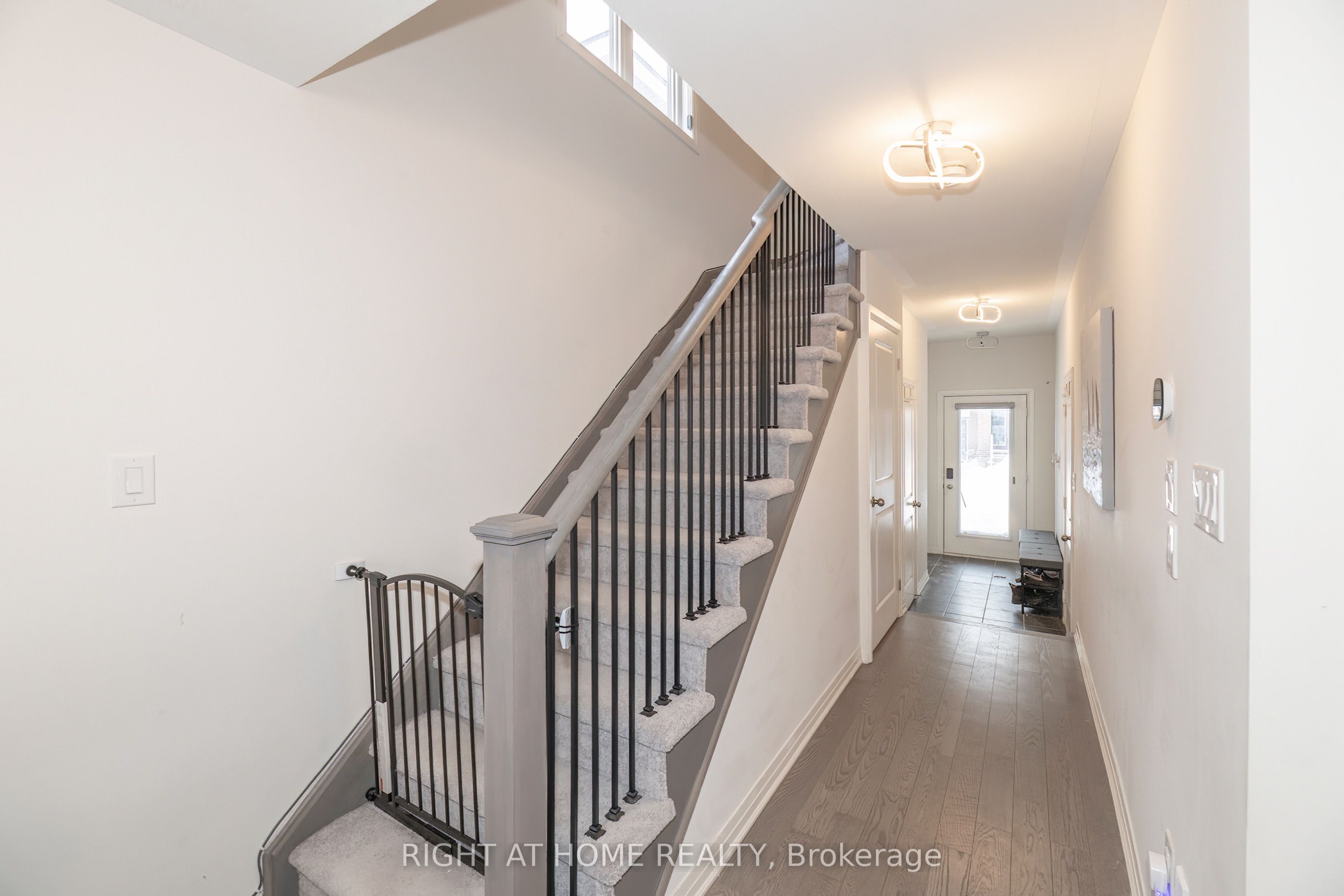 30 Caspian Square, Clarington 3