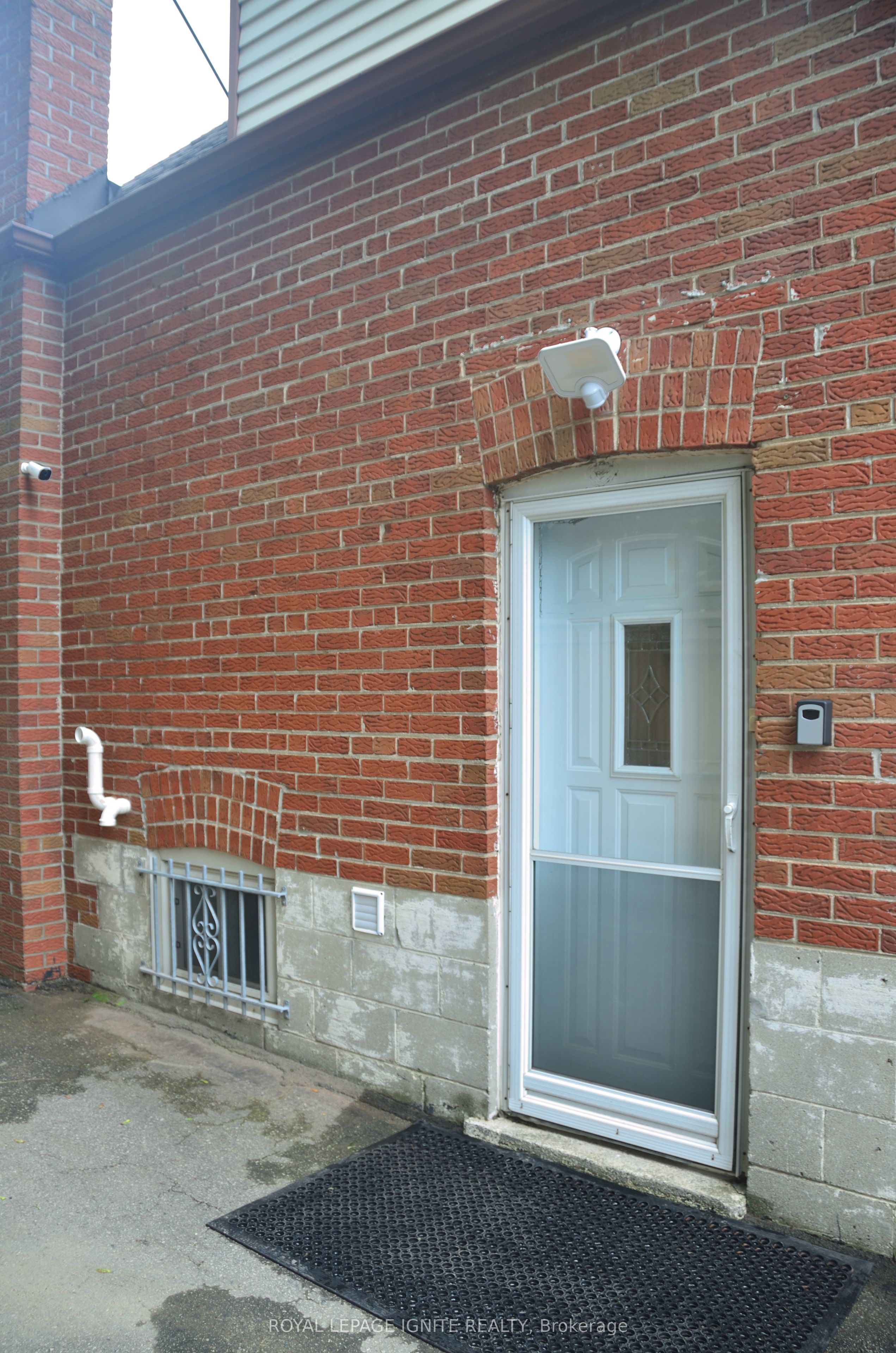 Unit Bsmt - 1001 Pharmacy Avenue, Scarborough 2