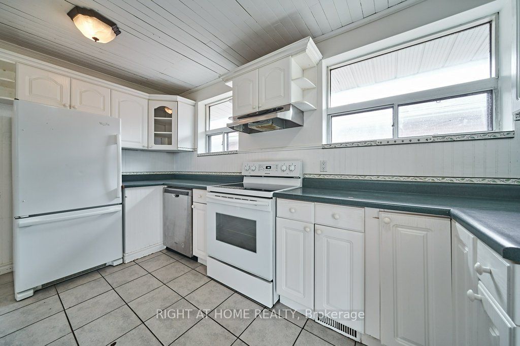 213 Cabot Street, Oshawa 4