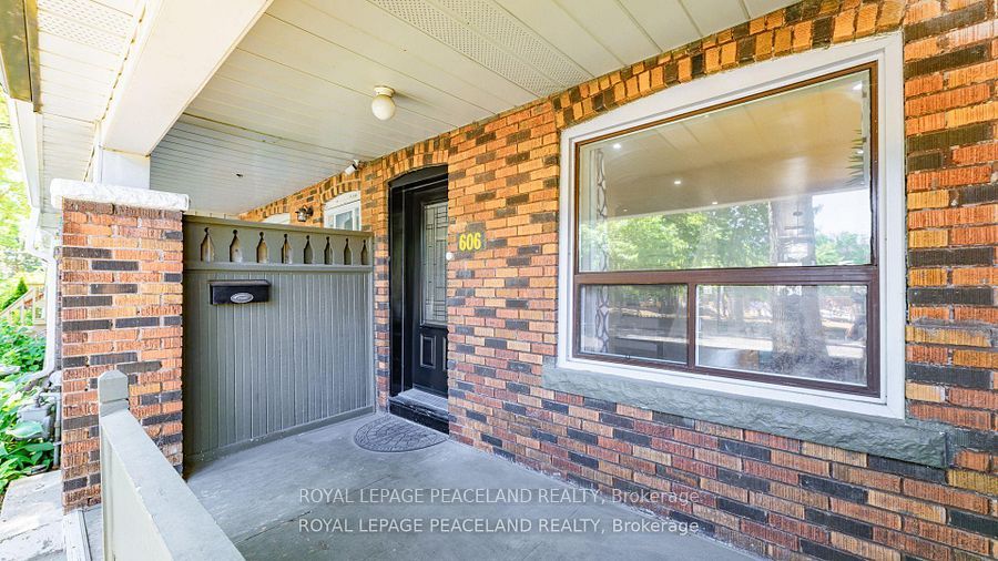 606 Coxwell Avenue, Toronto 3