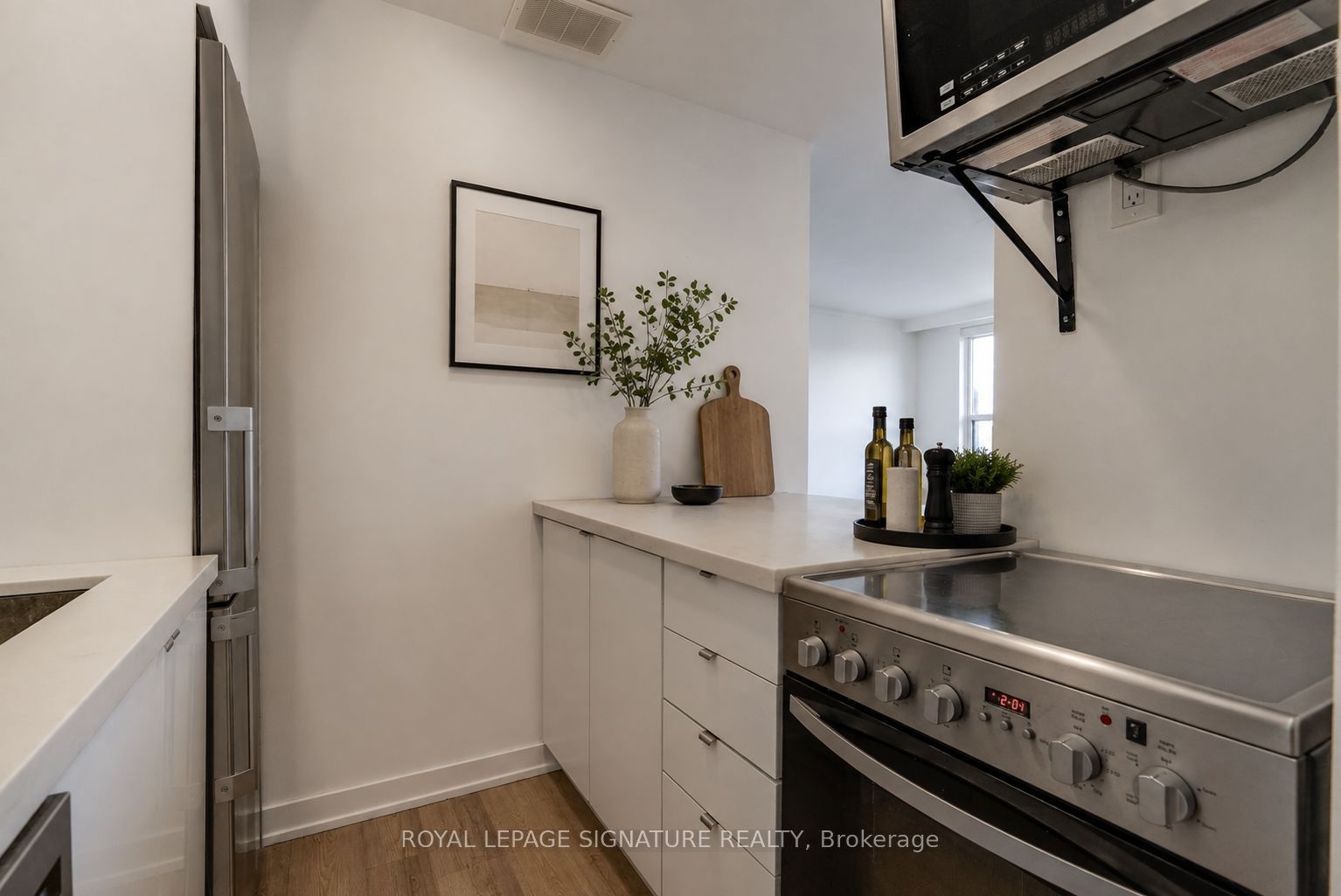 Unit 303 - 15 Gamble Avenue, Toronto 2