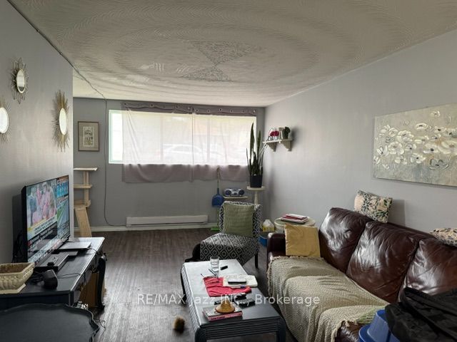 Unit 2 - 43 Wayne Avenue, Oshawa 4