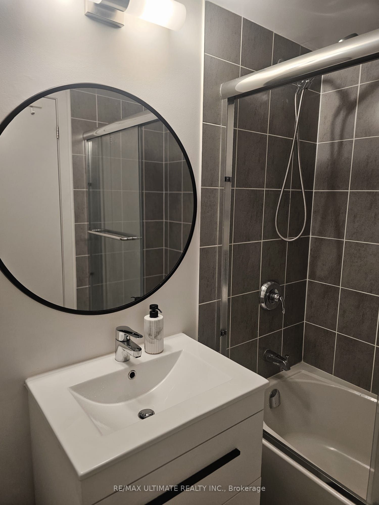 Unit 1703 - 1255 Bayly Street, Pickering 5