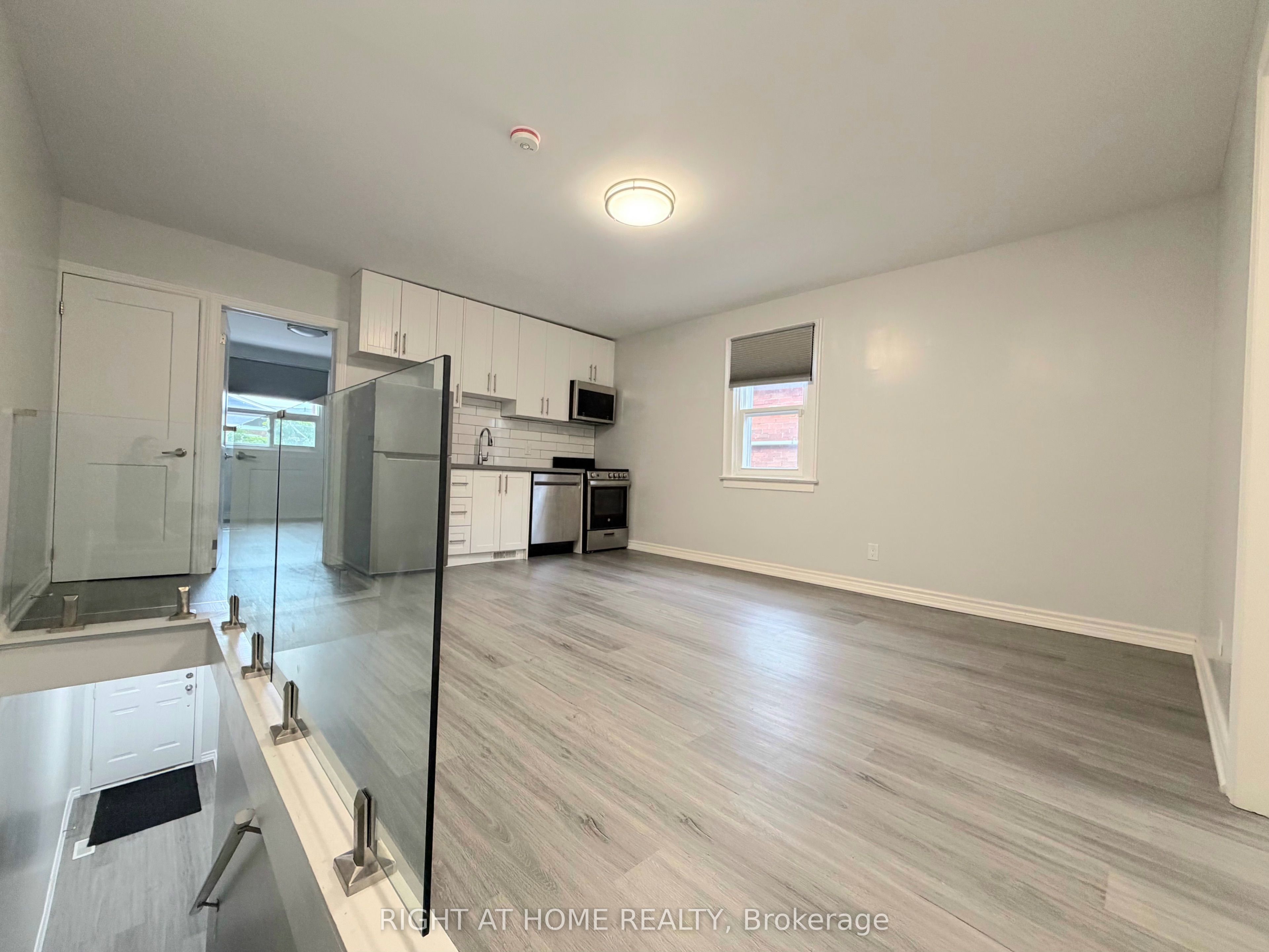 Unit Upper - 408 Strathmore Boulevard, Toronto 4