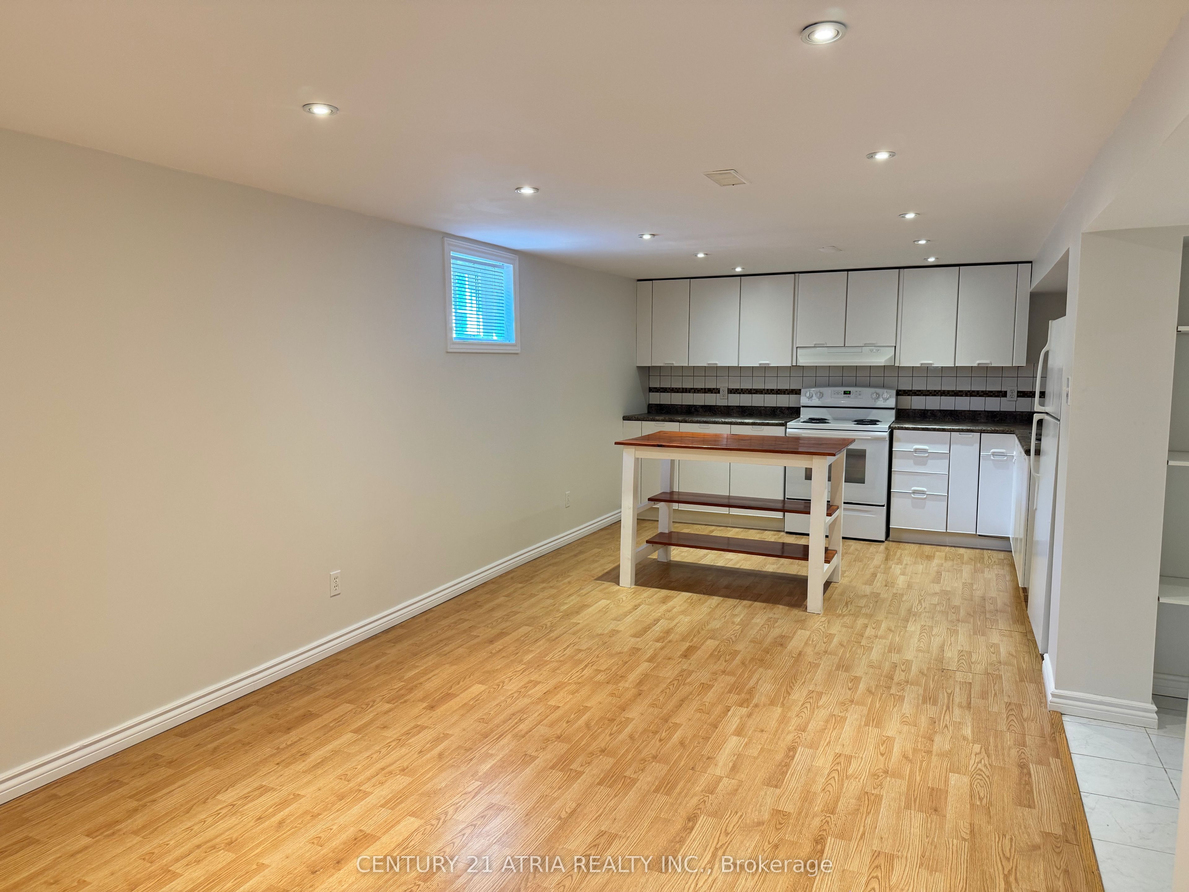 Unit Bsmt - 28 Willowhurst Crescent, Scarborough 3