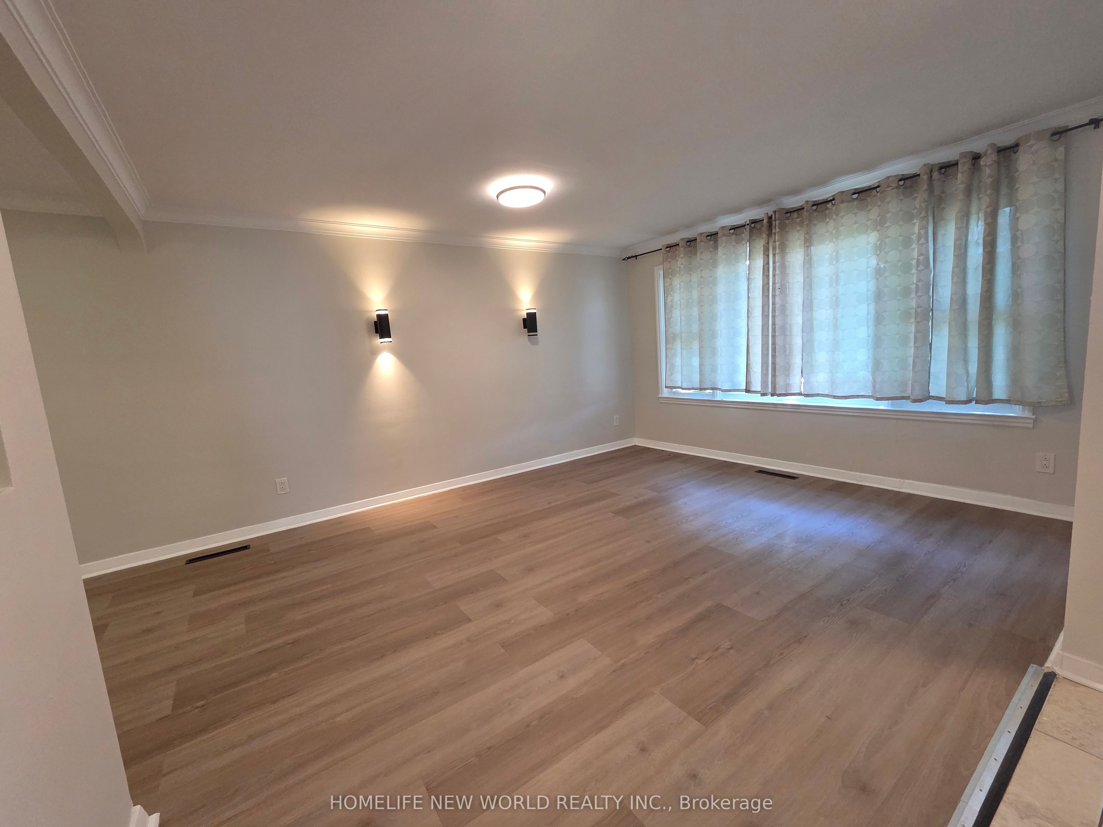 544 Mary Street E, Whitby 4
