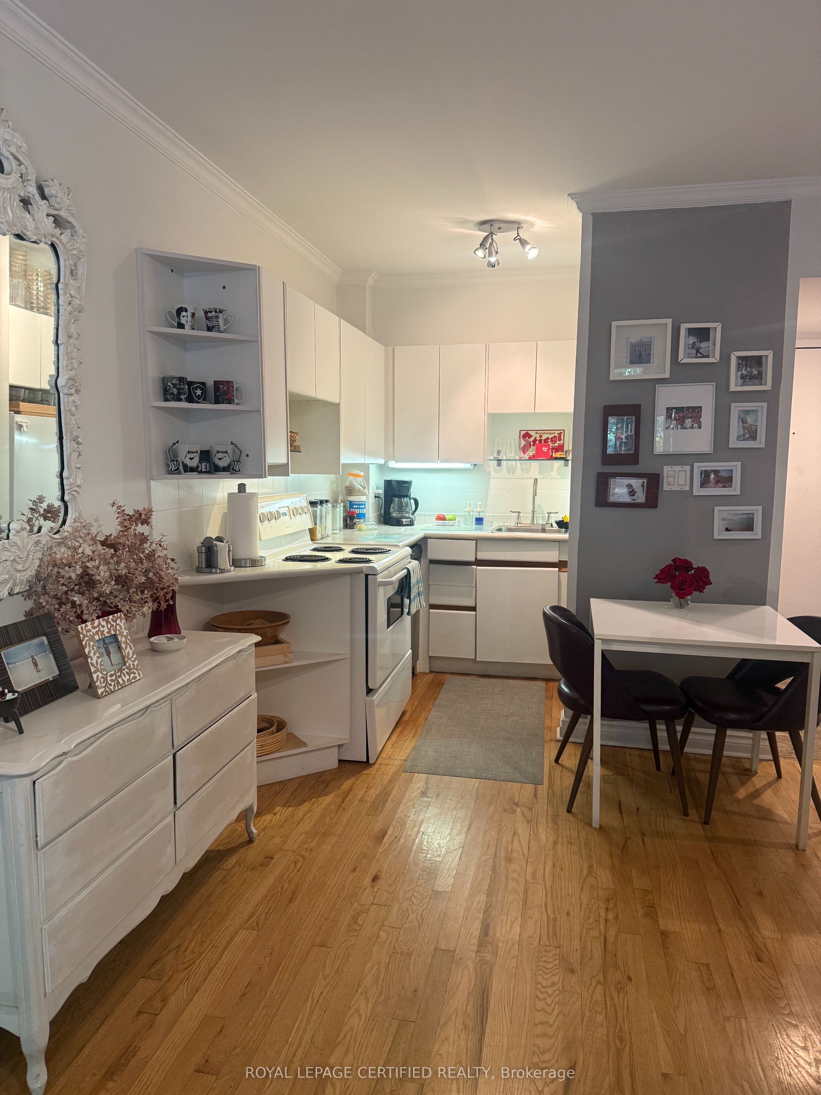 Unit 2 - 60 Kippendavie Avenue, Toronto 5