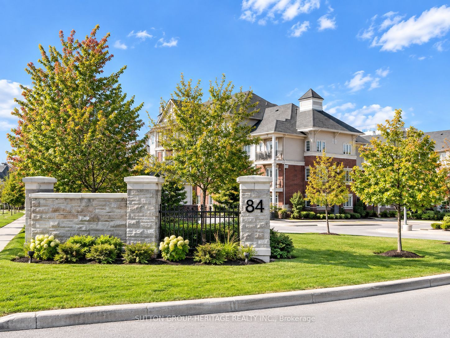 Unit 210 - 84 Aspen Springs Drive, Clarington 1