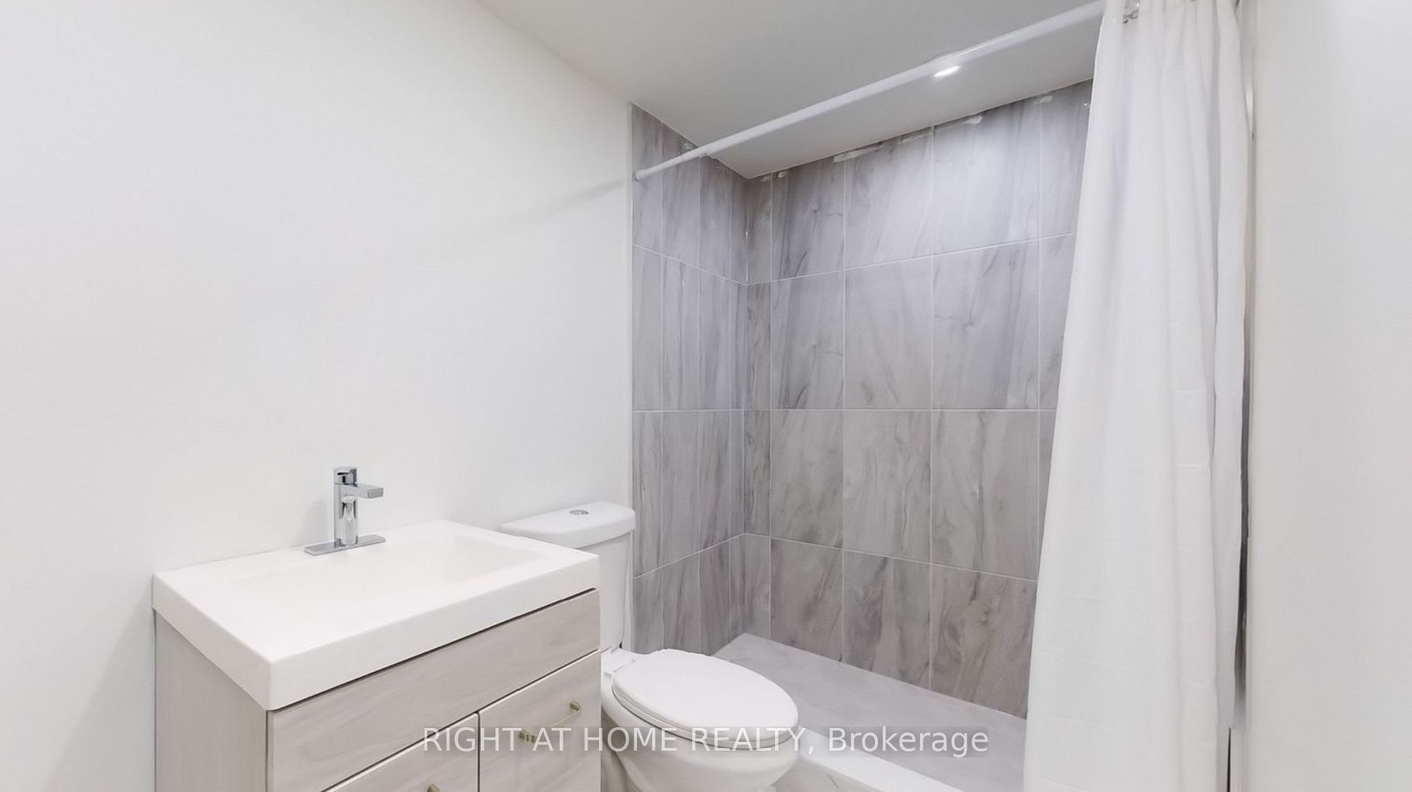 Unit lower2 - 62 Mcclenny Drive, Aurora 3