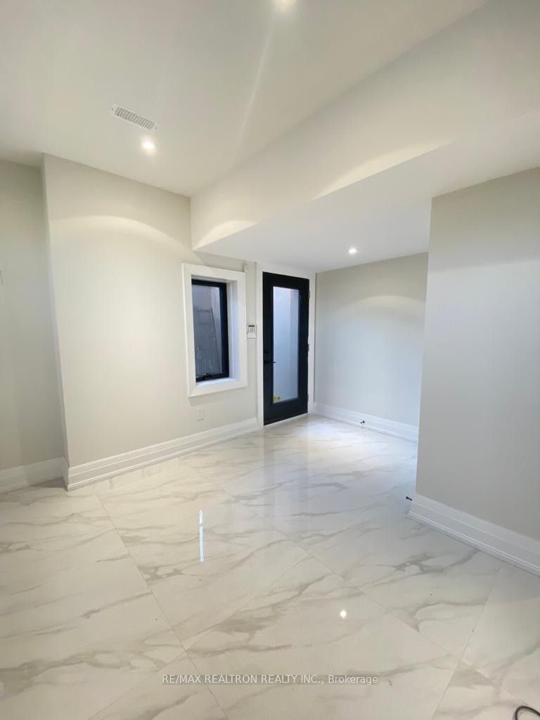 Unit Lower L - 25 Lancer Drive, Vaughan 3