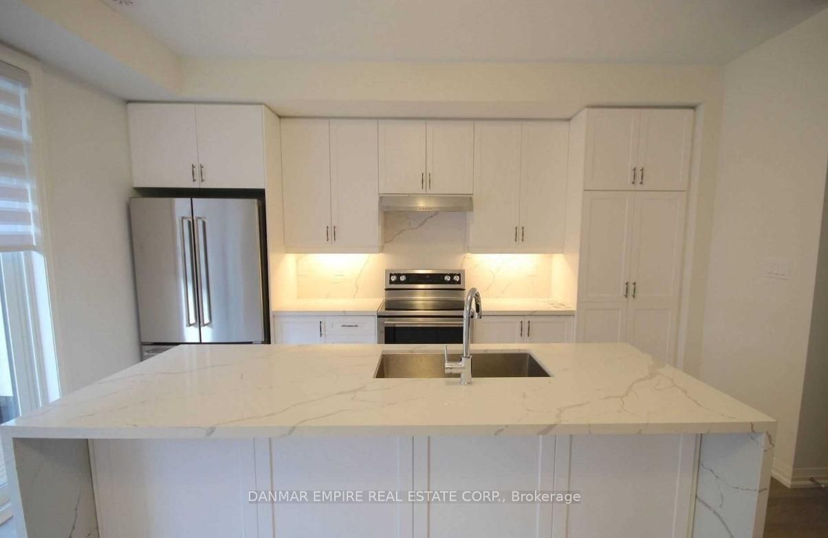 33 Cohen Way, Vaughan 5
