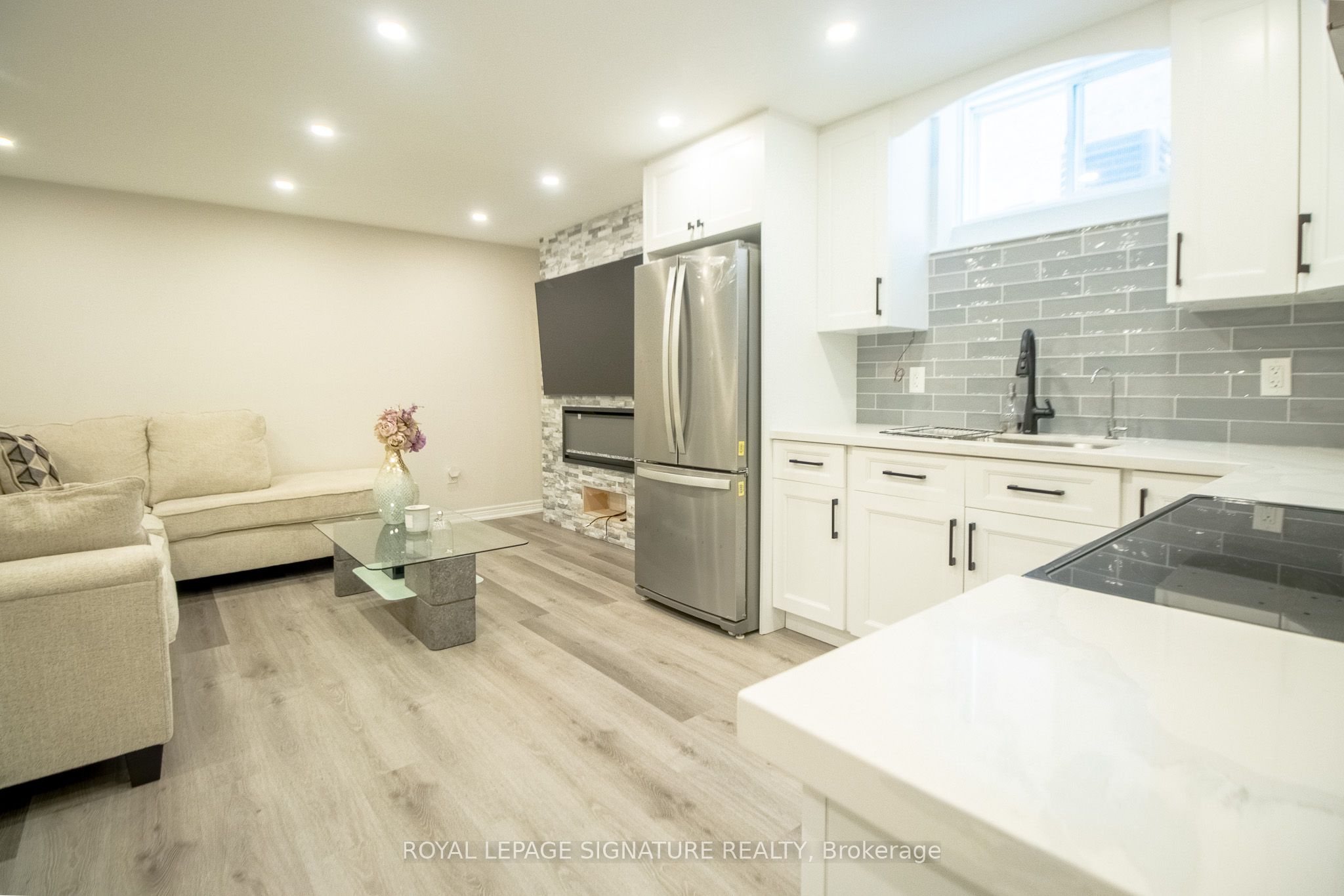 Unit Bsmt - 48 Pietrowski Drive, Georgina 3