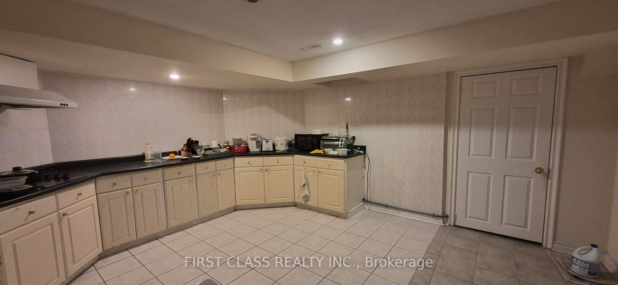 Unit Basement - 2213 Rodick Road, Markham 5