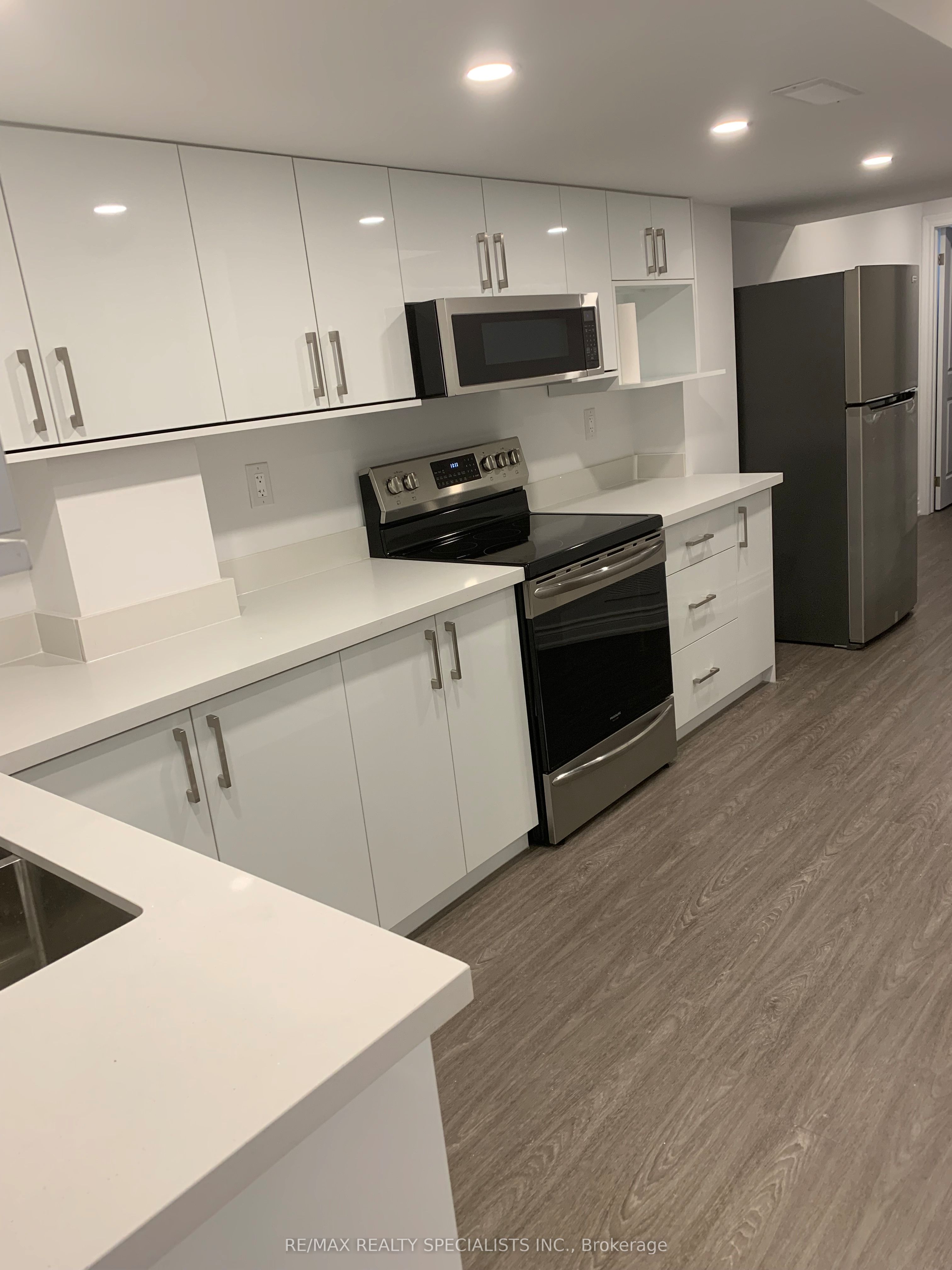 Unit Bsmt - 6 Faust Ridge, Vaughan 3