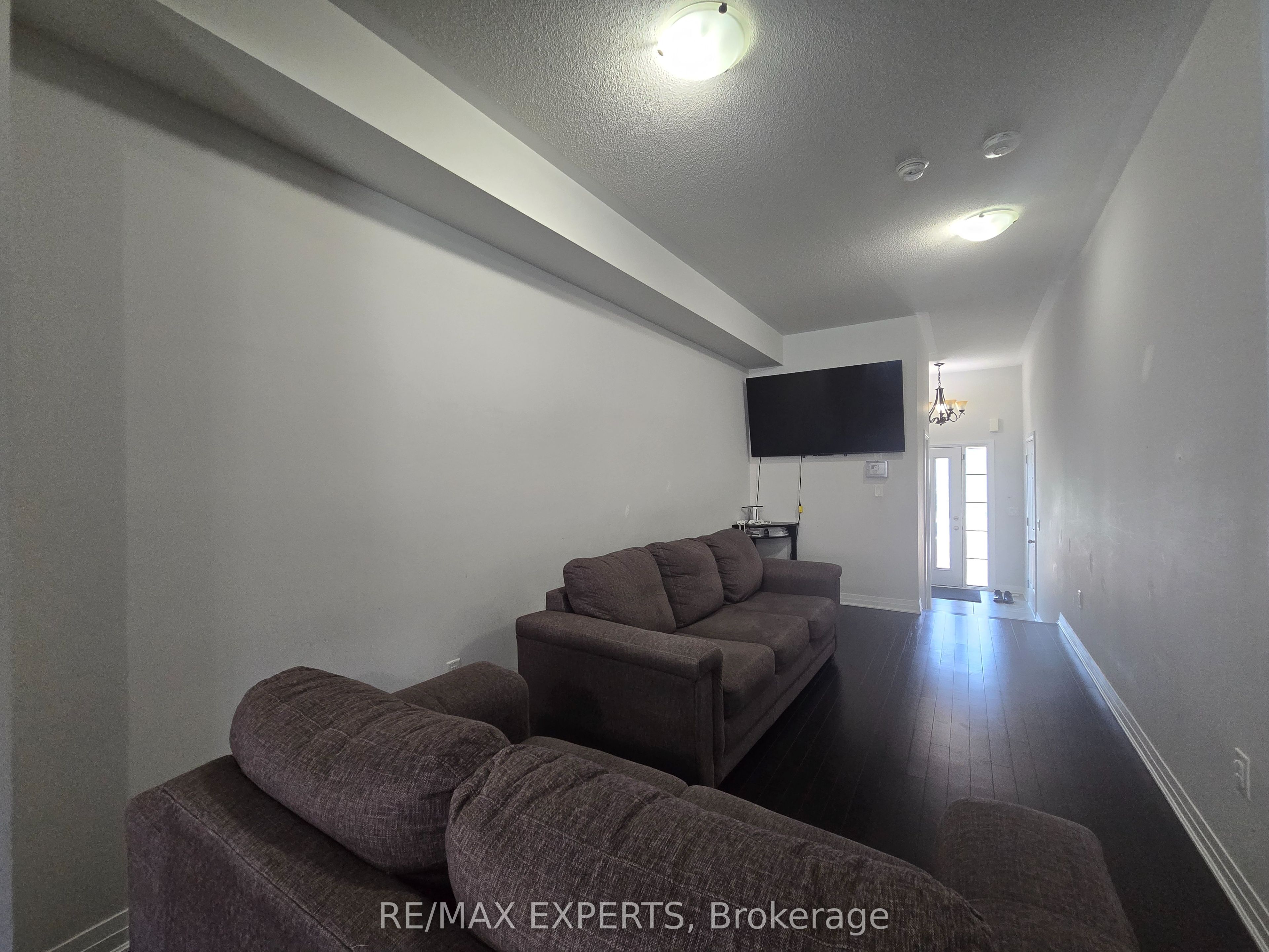 35 Landolfi Way, Bradford West Gwillimbury 3