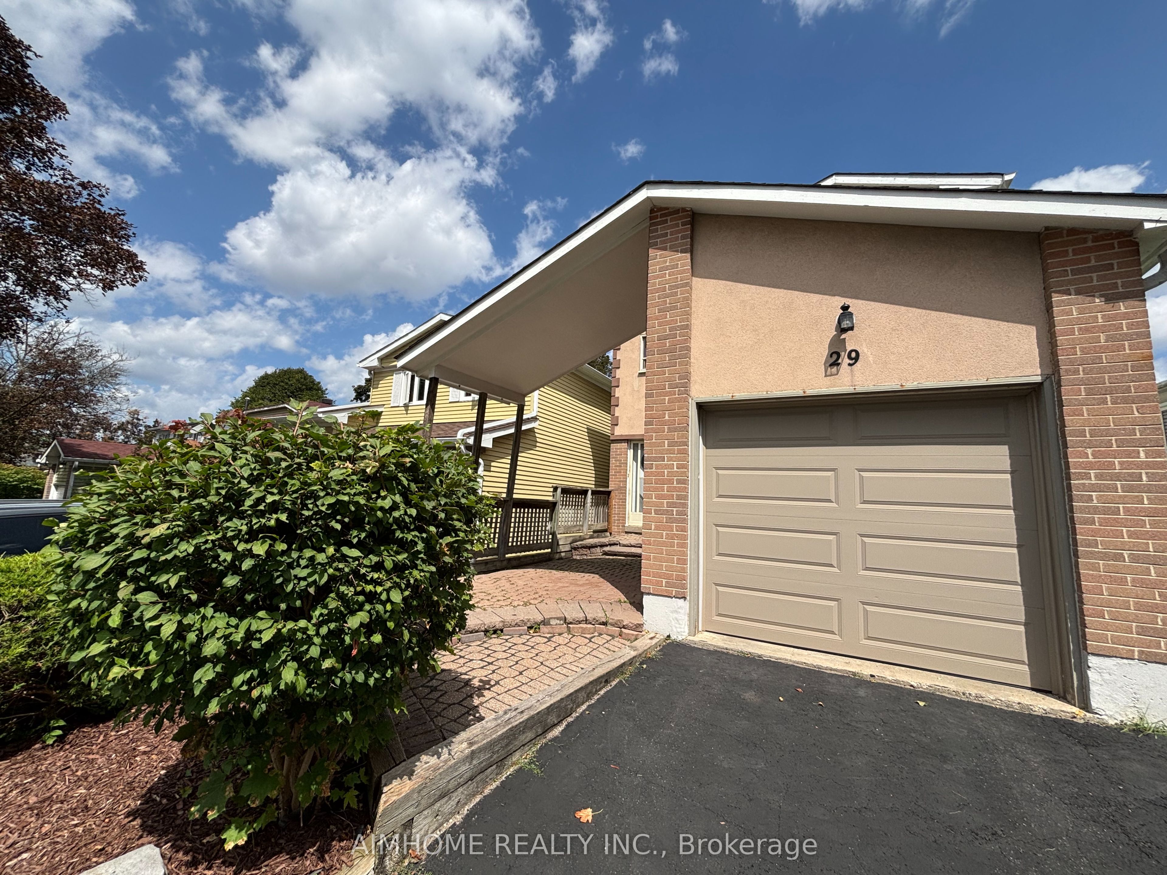 29 Snowshoe Crescent, Markham 4