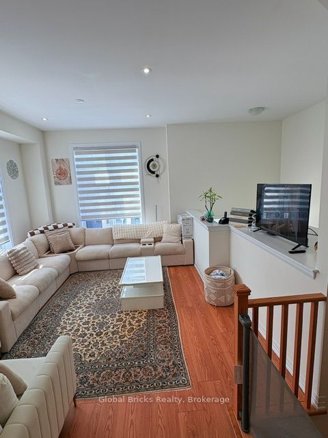 64 Seine Lane E, Richmond Hill 2