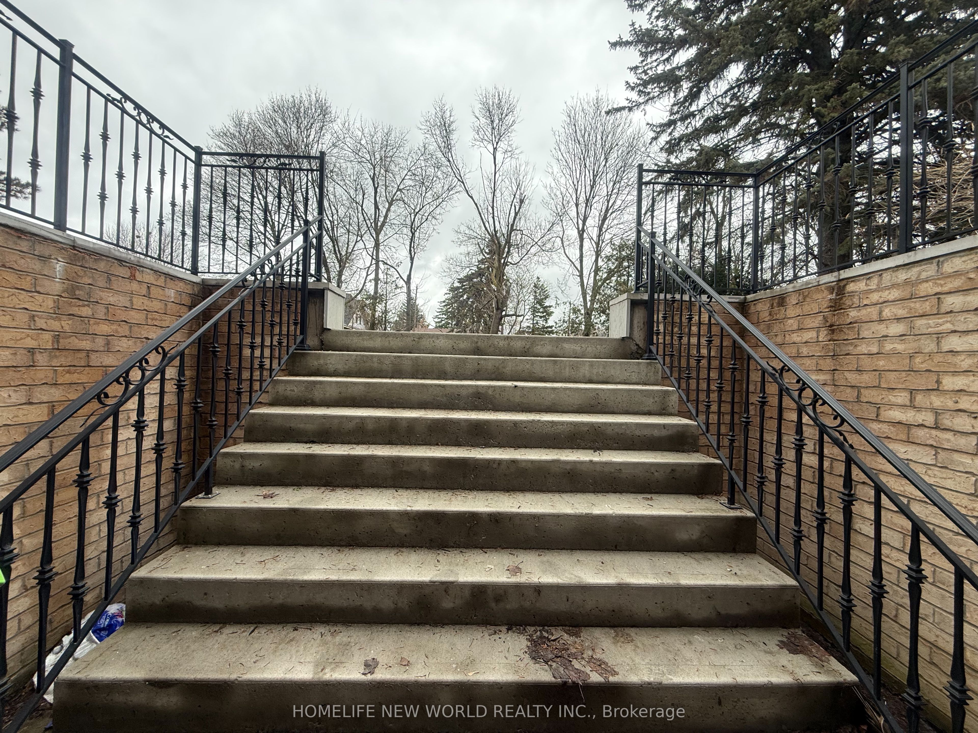 Unit bsmt - 19 Honeybourne Crescent, Markham 3
