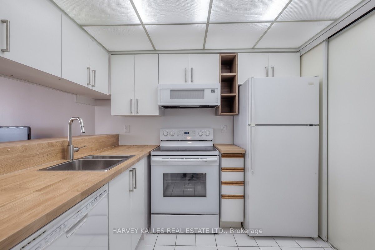 Unit 710 - 175 Cedar Avenue, Richmond Hill 4