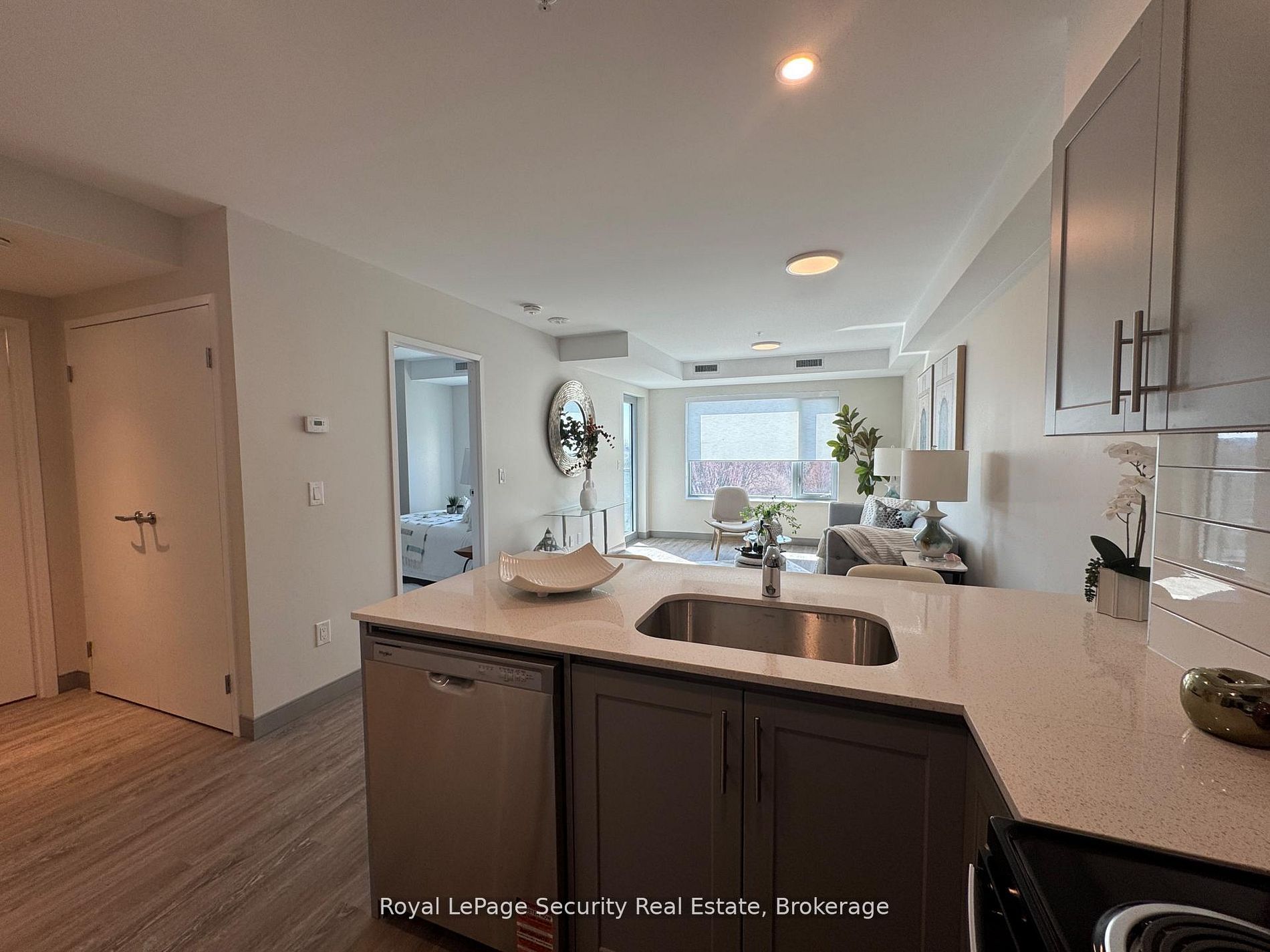 Unit 305 - 1015 Innisfil Beach Road, Innisfil 4