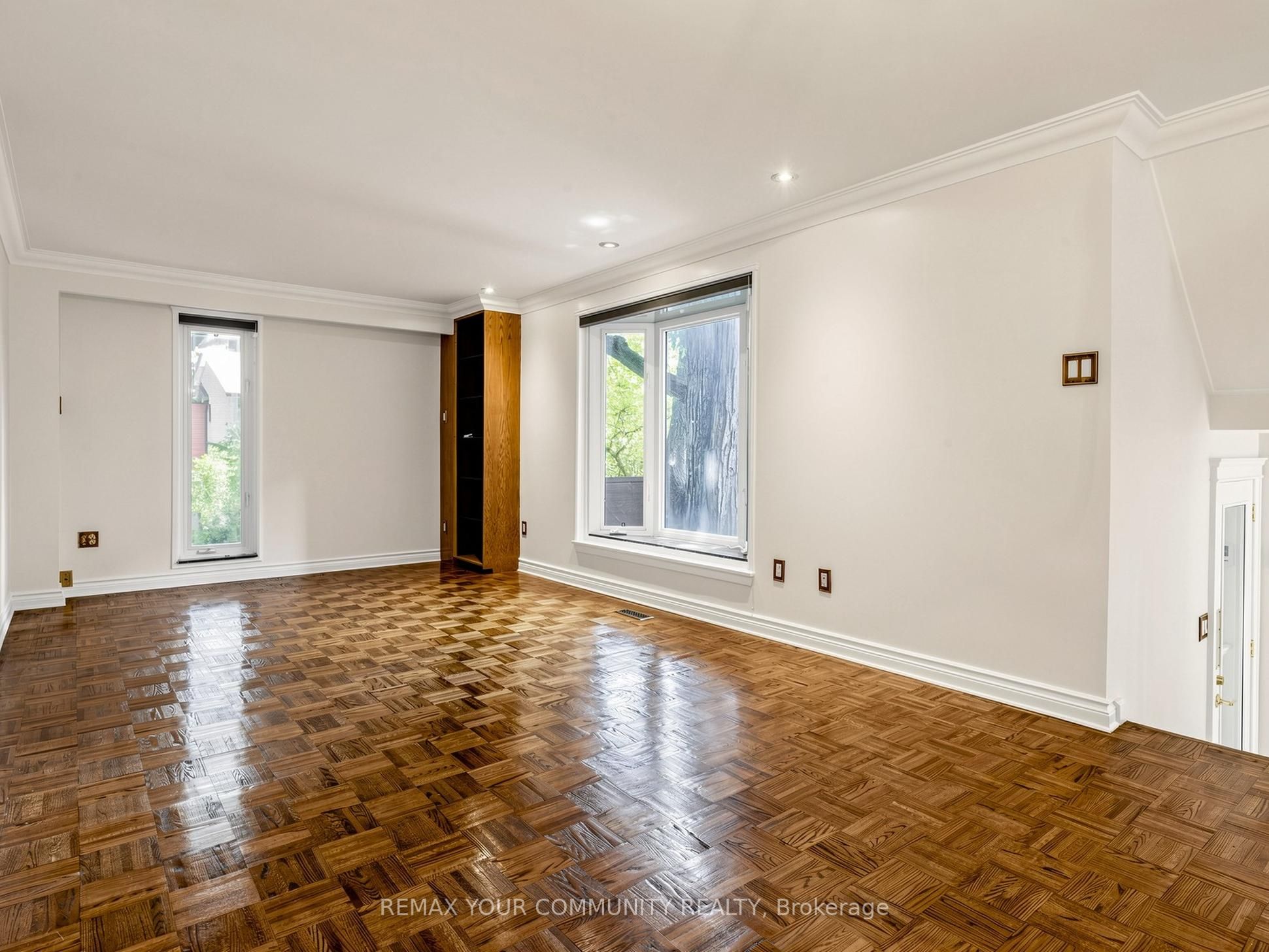 75 St. Andrews Court, Aurora 5