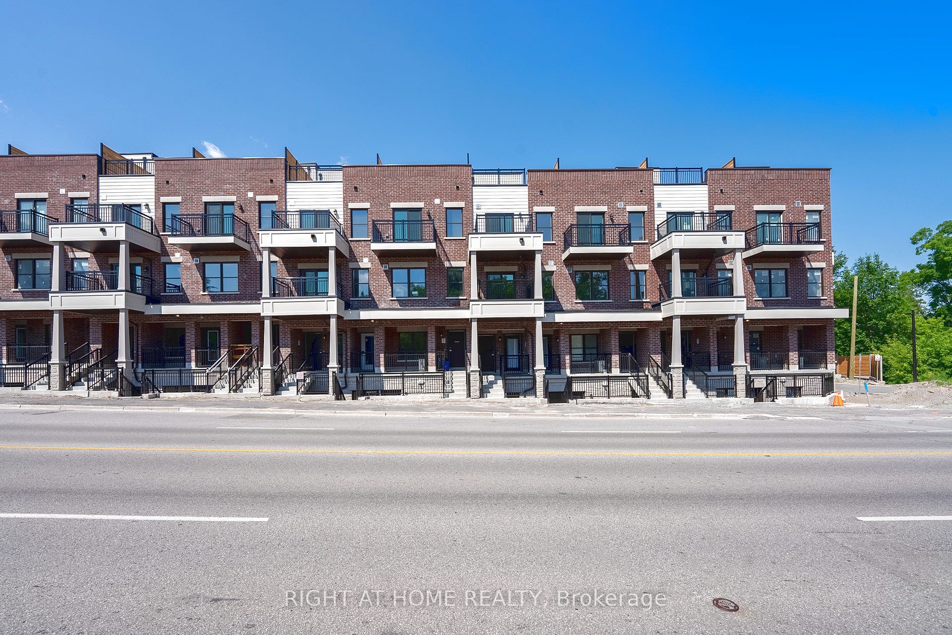 Unit 102 - 15100 Yonge Street, Aurora 1