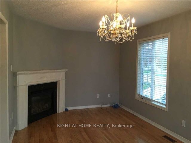 2 Silver Linden Drive, Richmond Hill 3