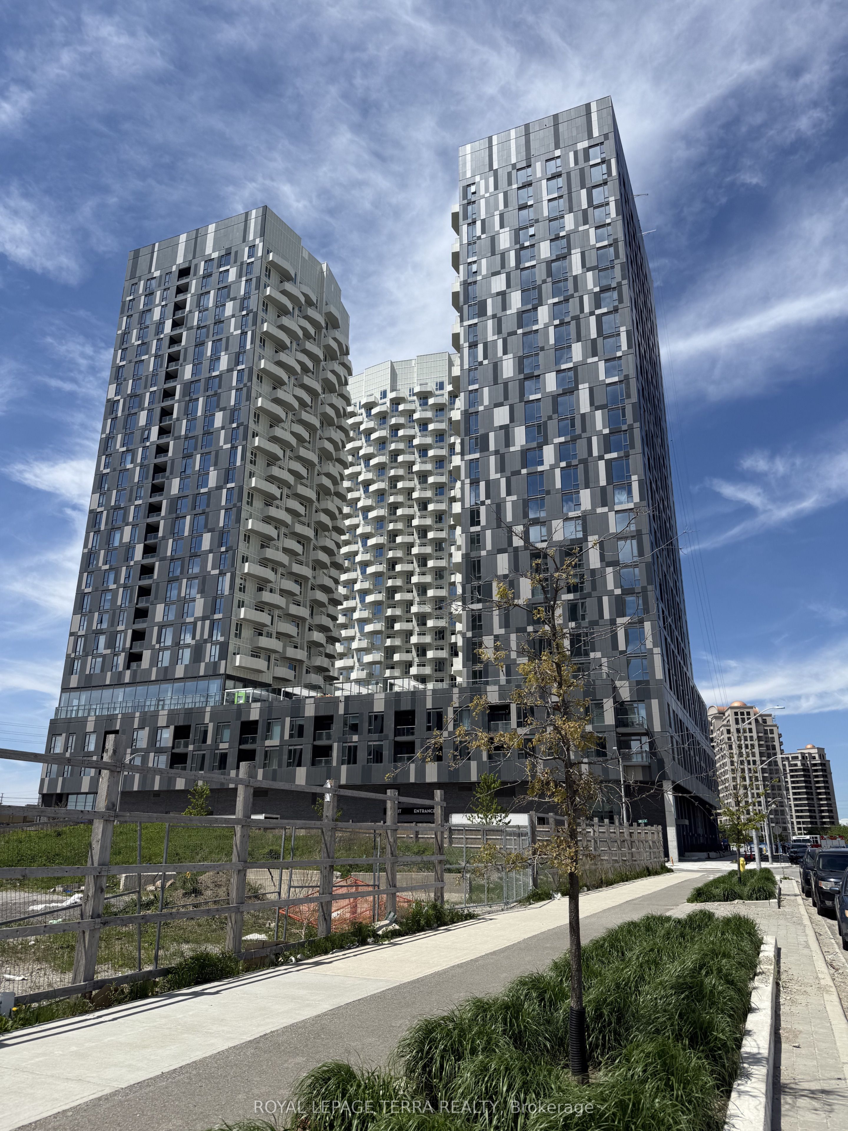 Unit 1202 - 474 Caldari Road, Vaughan 2