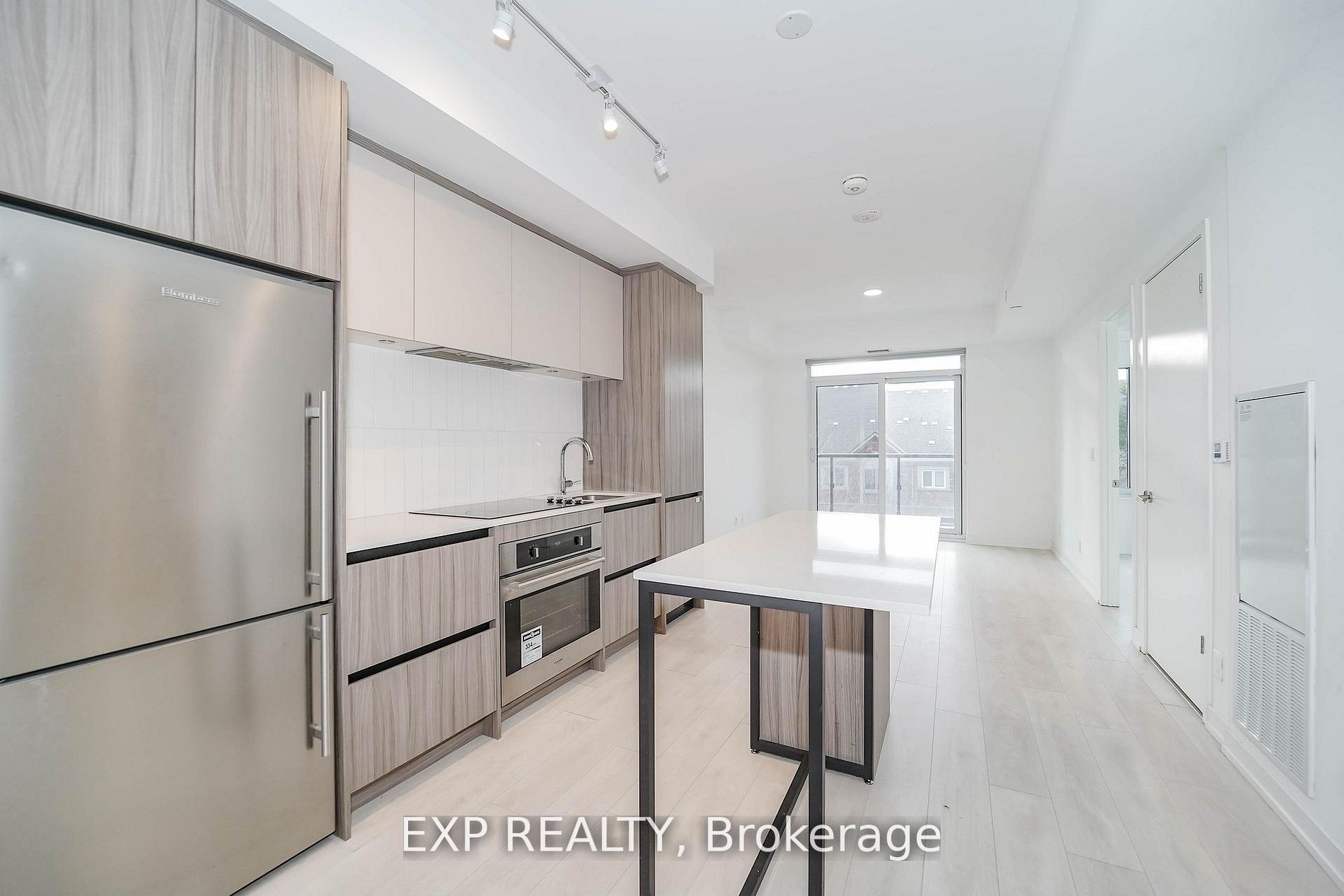 Unit D328 - 8 Beverley Glen Boulevard, Vaughan 2