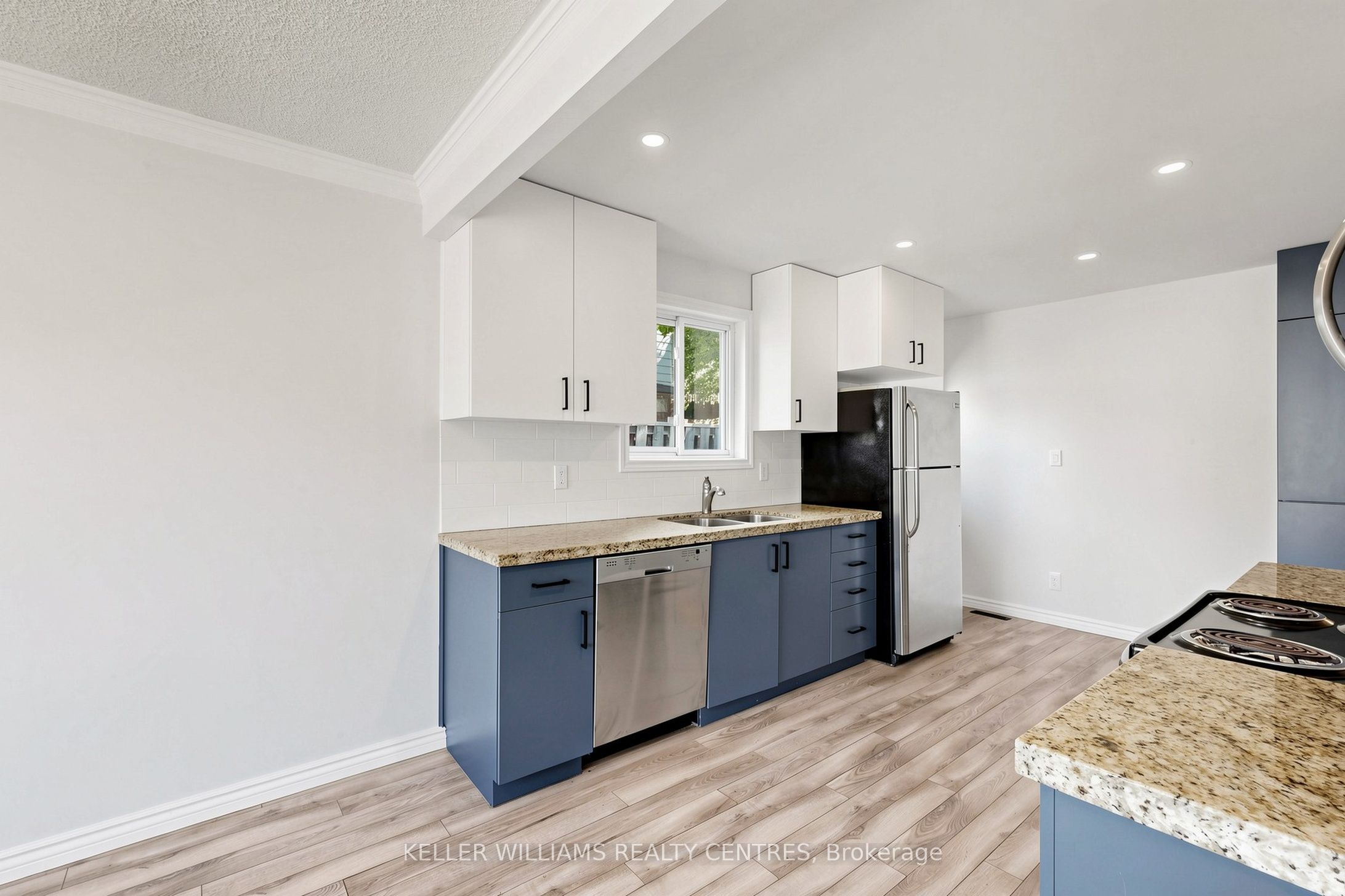 Unit Upper - 807 Greenfield Crescent, Newmarket 5