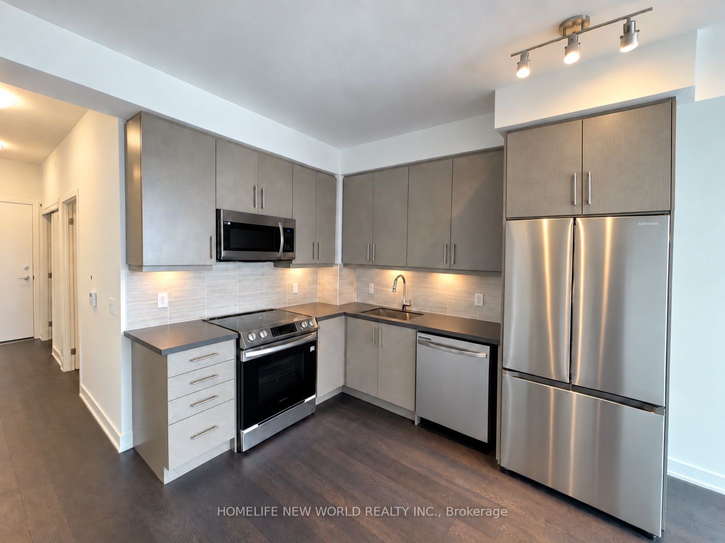 Unit 1209 - 105 Oneida Crescent S, Richmond Hill 2