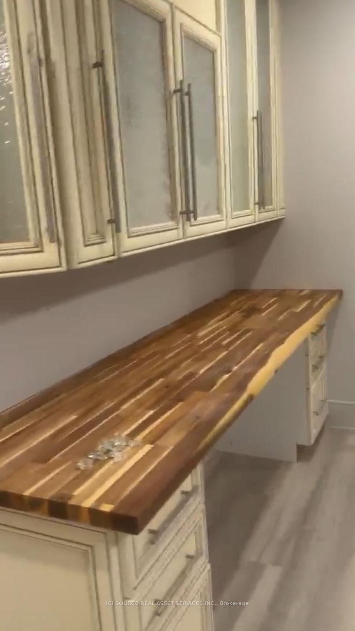 Unit Lower - 92 Richard Lovat Court, Vaughan 2
