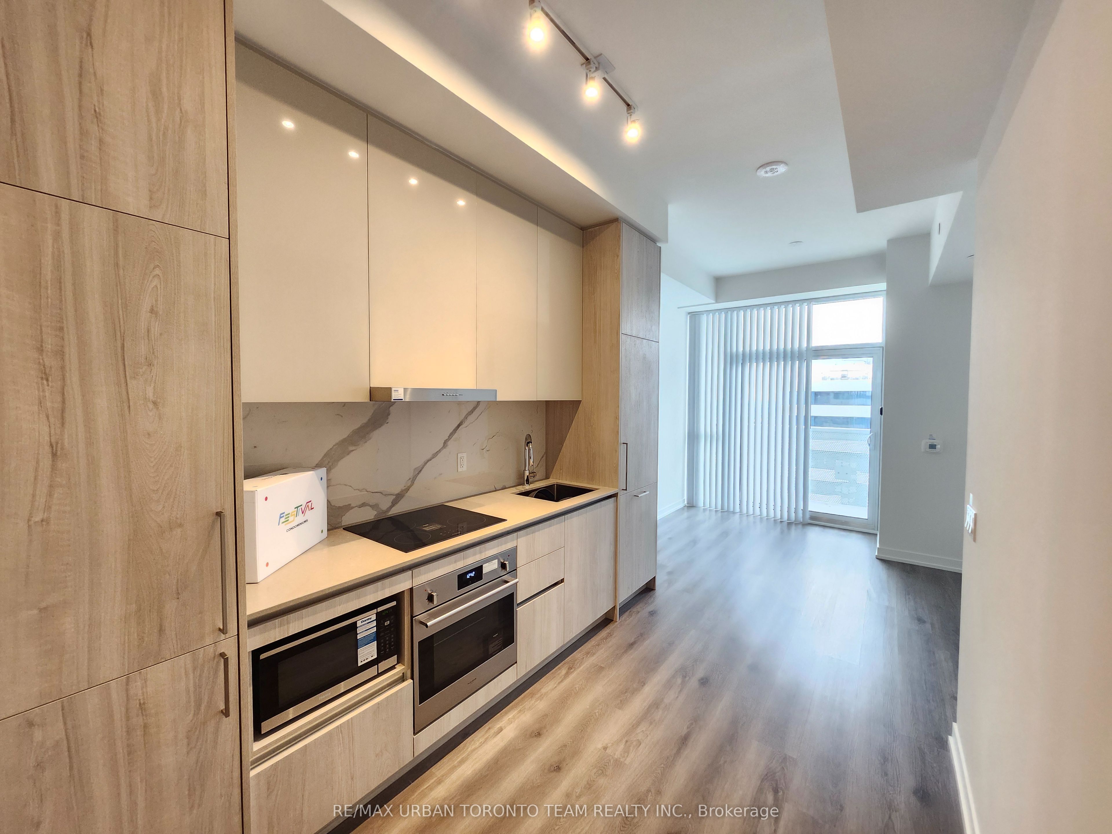 Unit 6515 - 225 Commerce Street, Vaughan 2
