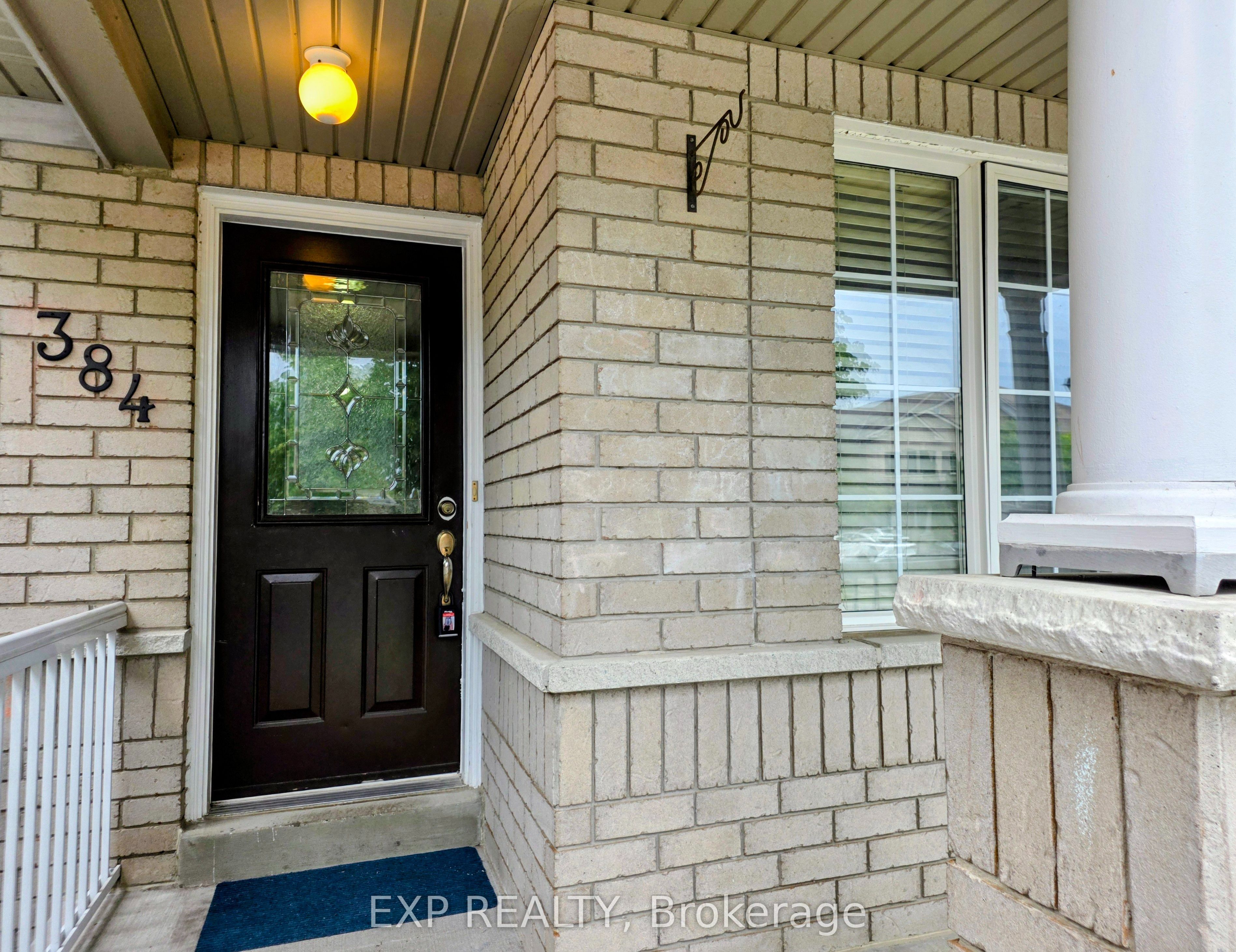 Unit Upper - 384 Flagstone Way, Newmarket 3