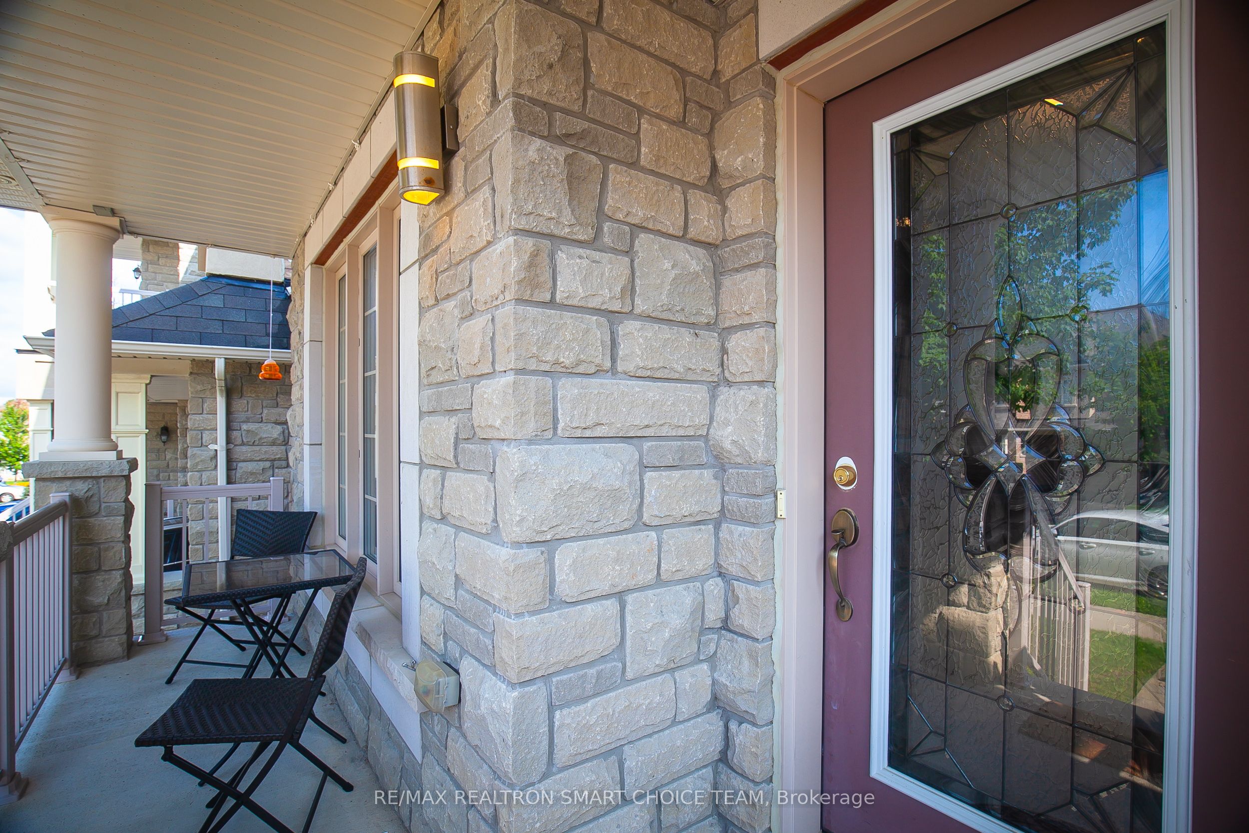 Unit Bsmt - 243 Gord Clelland Gate, Newmarket 5
