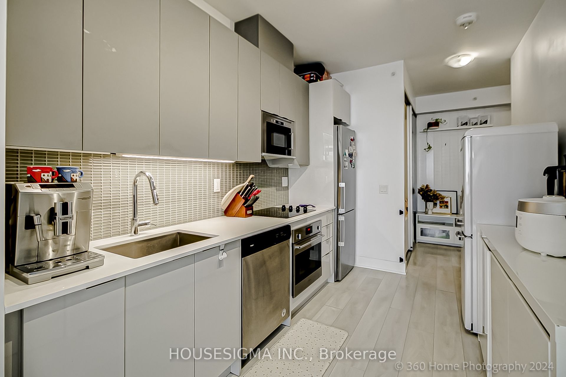 Unit 3105 - 2916 Highway 7, Vaughan 5