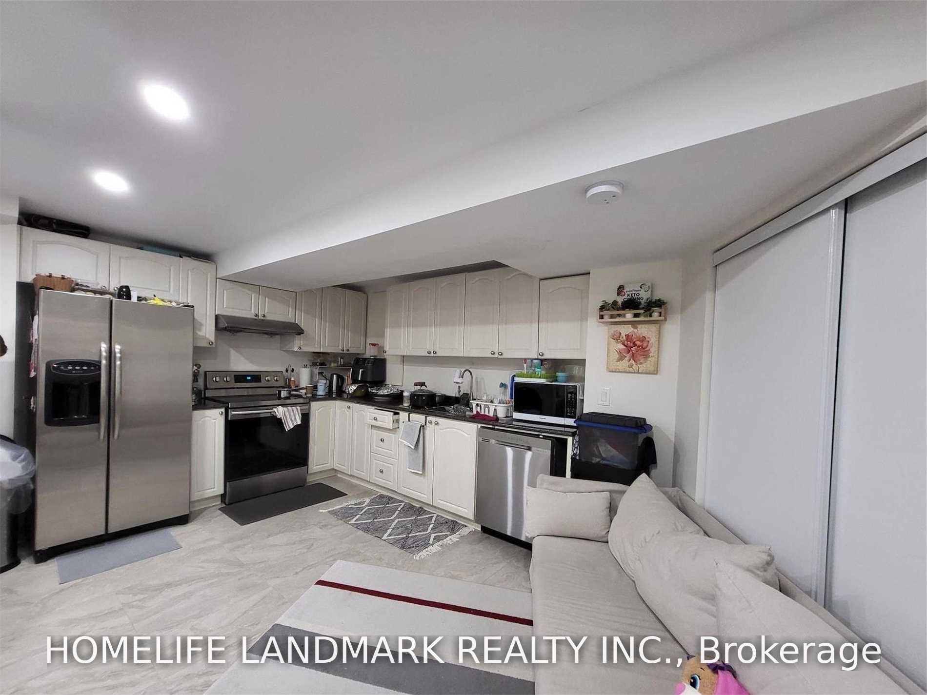 Unit Bsmt - 61 Albert Roffey Crescent, Markham 4