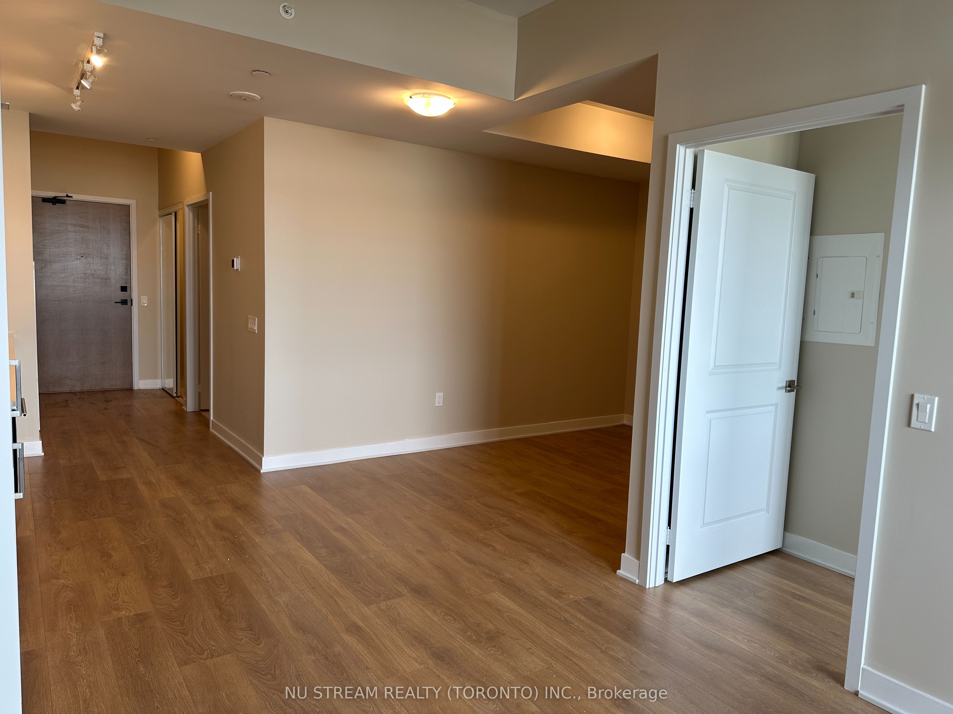 Unit 4309 - 2920 Highway 7 Road W, Vaughan 5