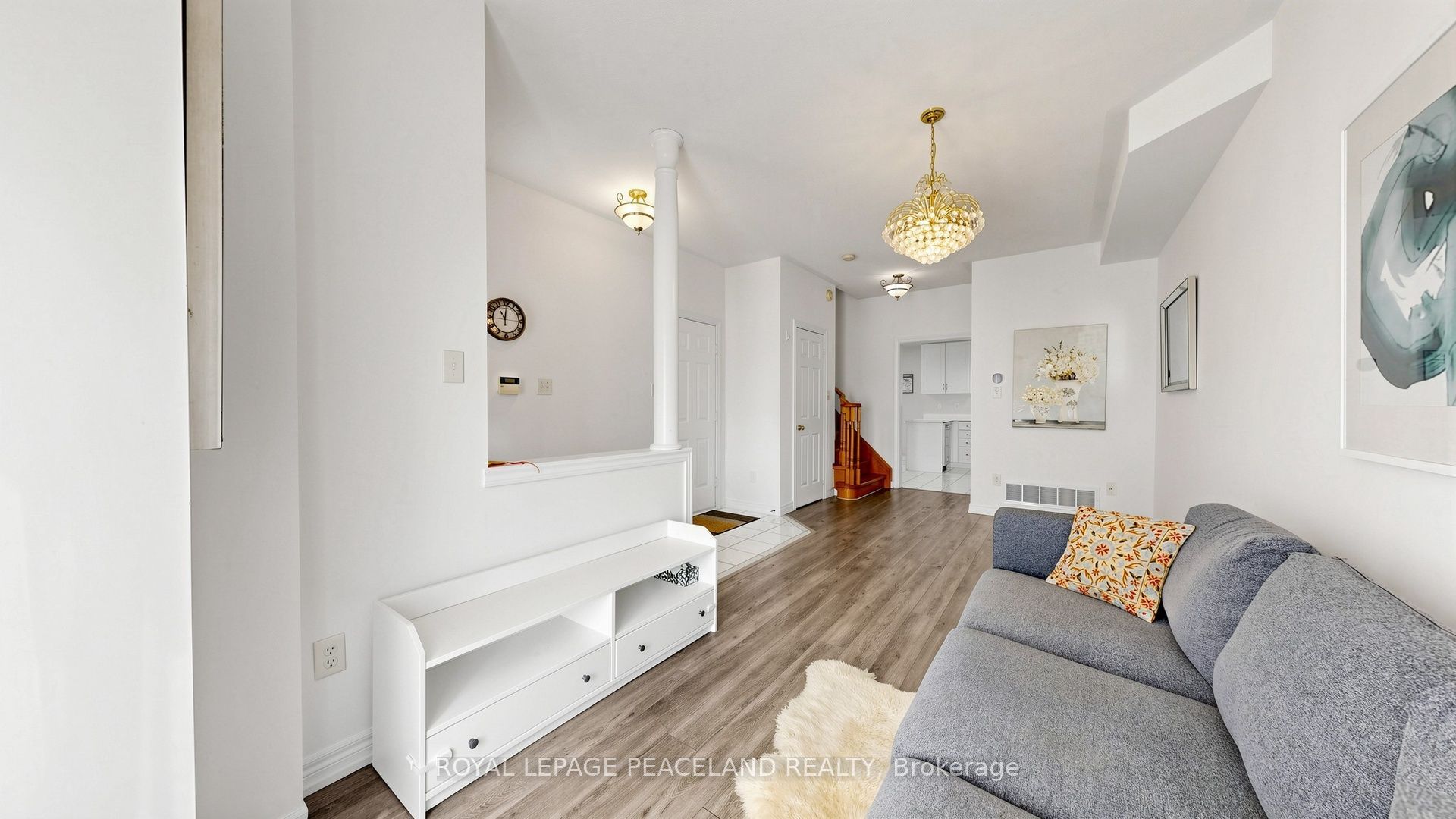 246 Farmstead Road, Richmond Hill 3