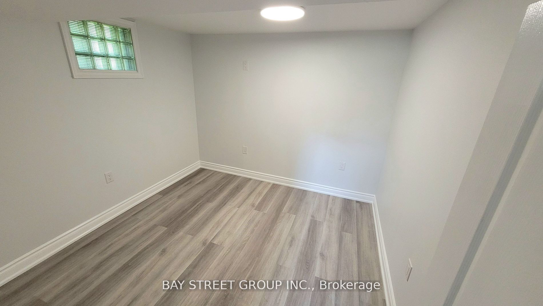 Unit Lower - 37 Sir Bodwin Place, Markham 4