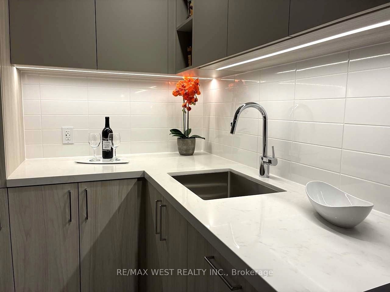 Unit 1004 - 21 Meadowdale Road, Vaughan 2
